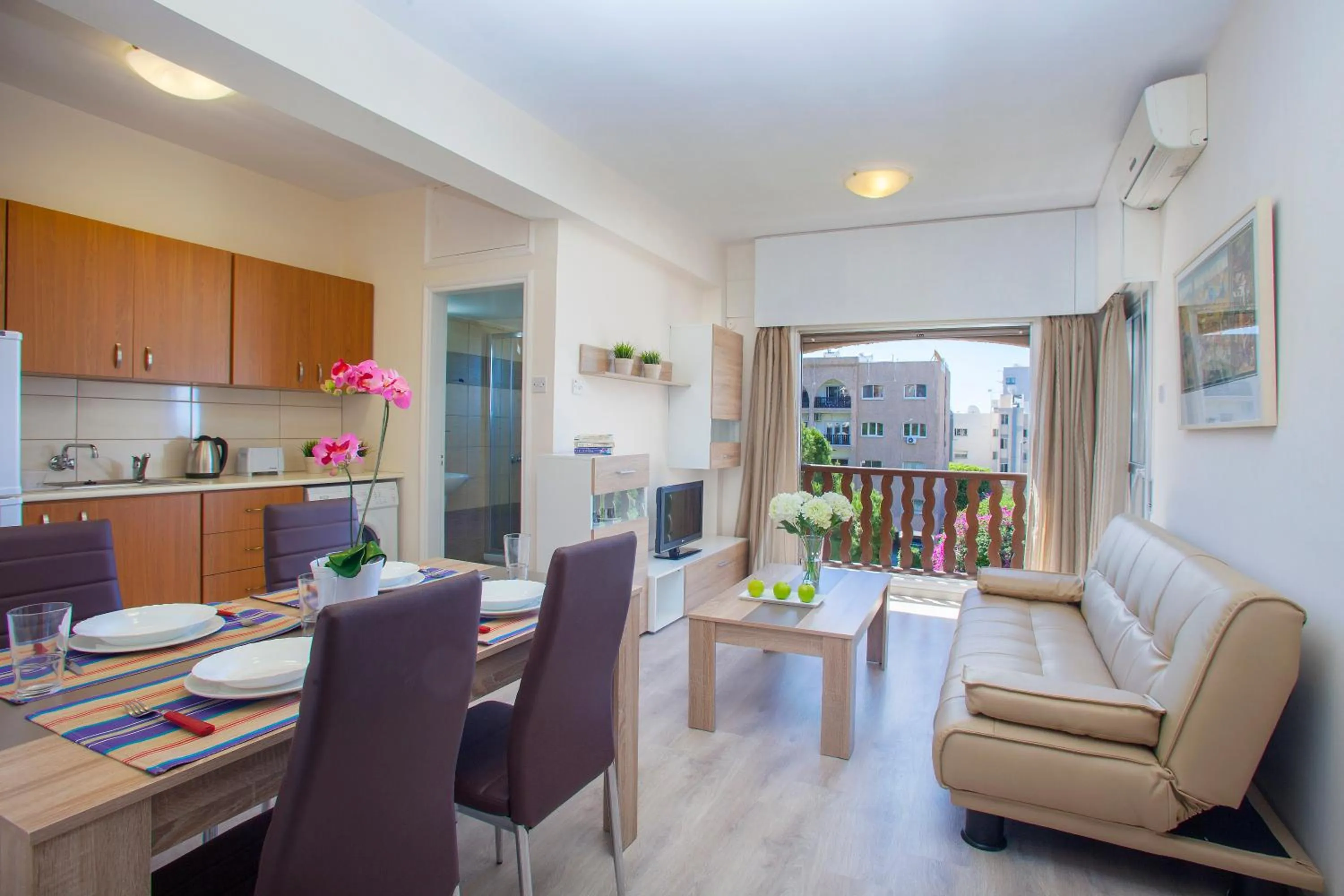 TV and multimedia in Castle Holiday Apartments