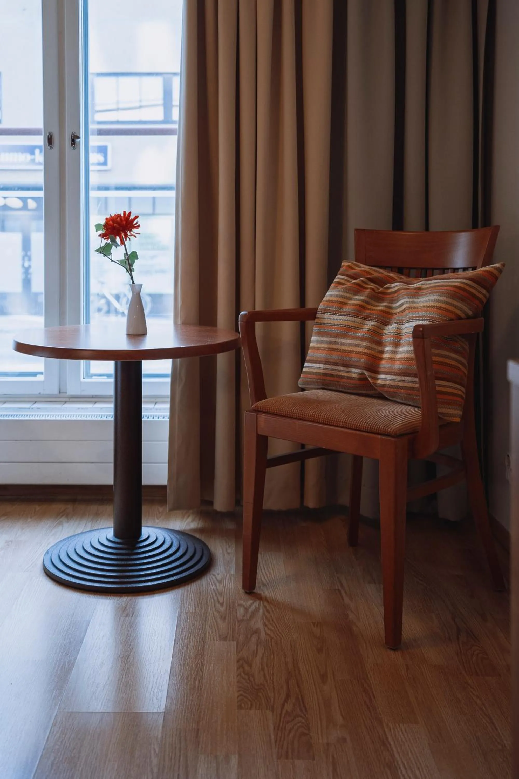 Seating area in Hotelli Helmi