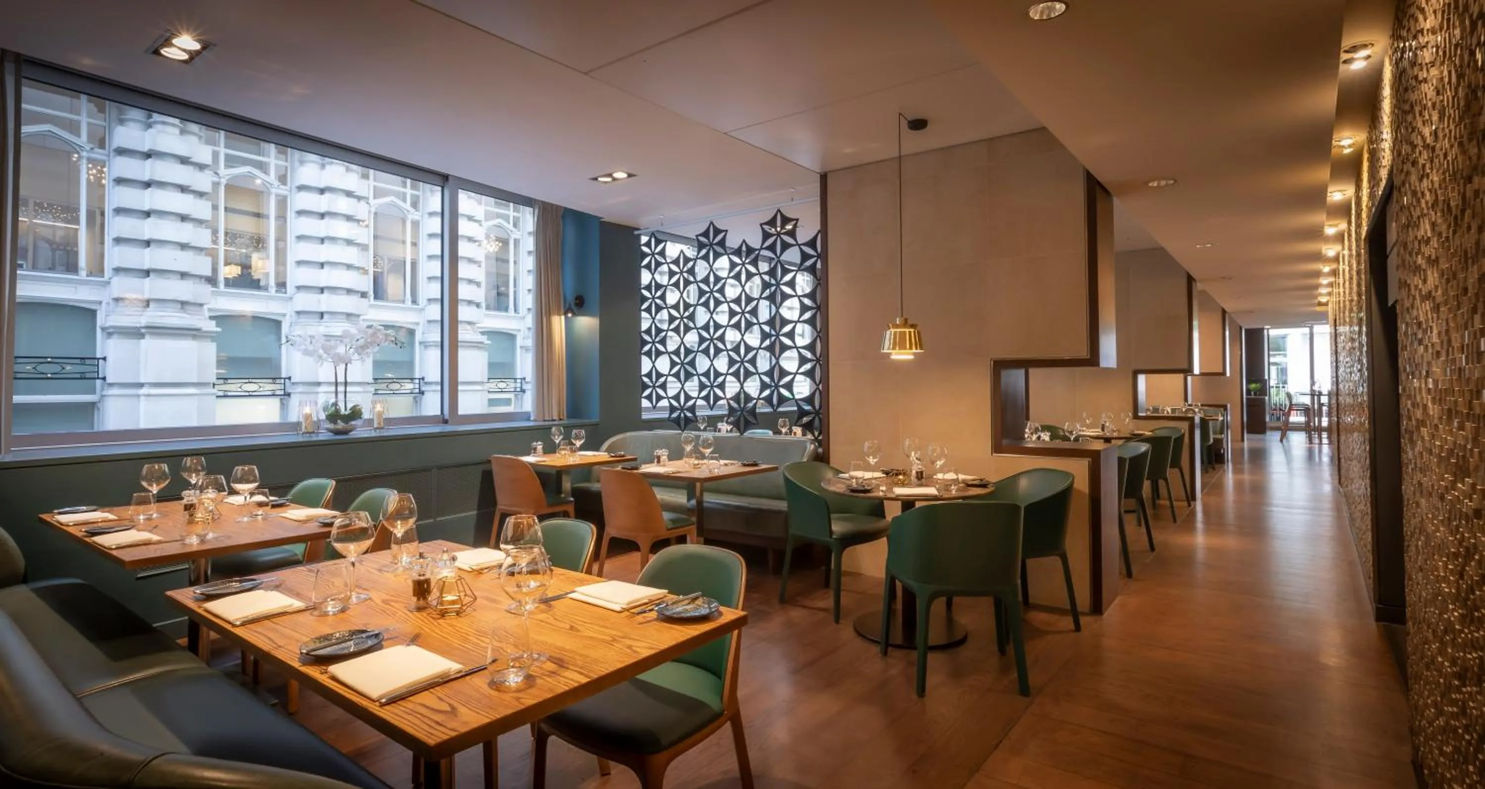 Restaurant/places to eat in Clayton Hotel London Wall
