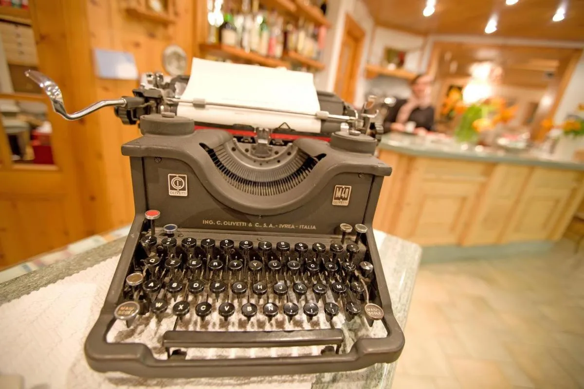 Lounge or bar in Hotel Garnì al Plan