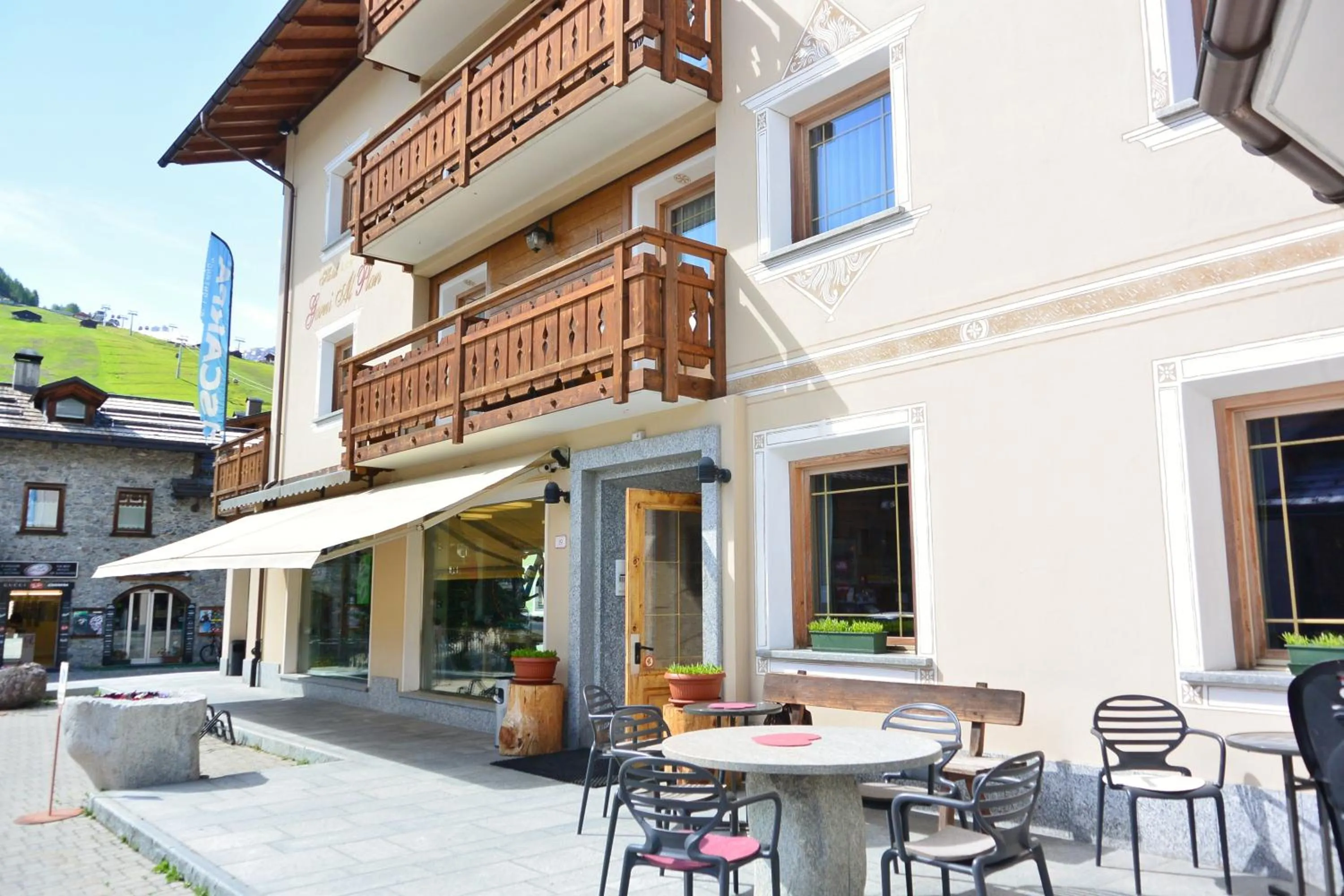 Property building in Hotel Garnì al Plan