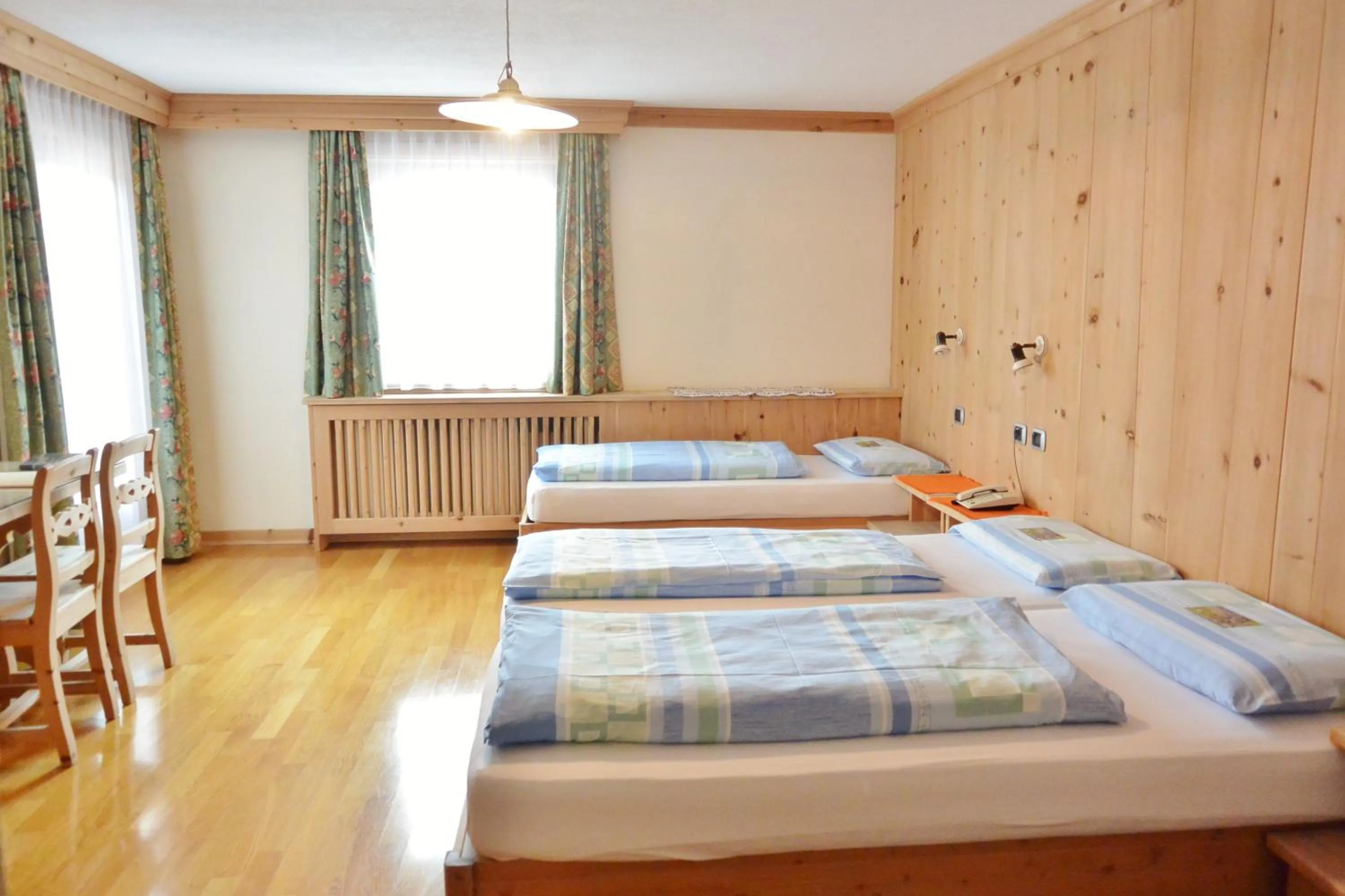 Bed in Hotel Garnì al Plan