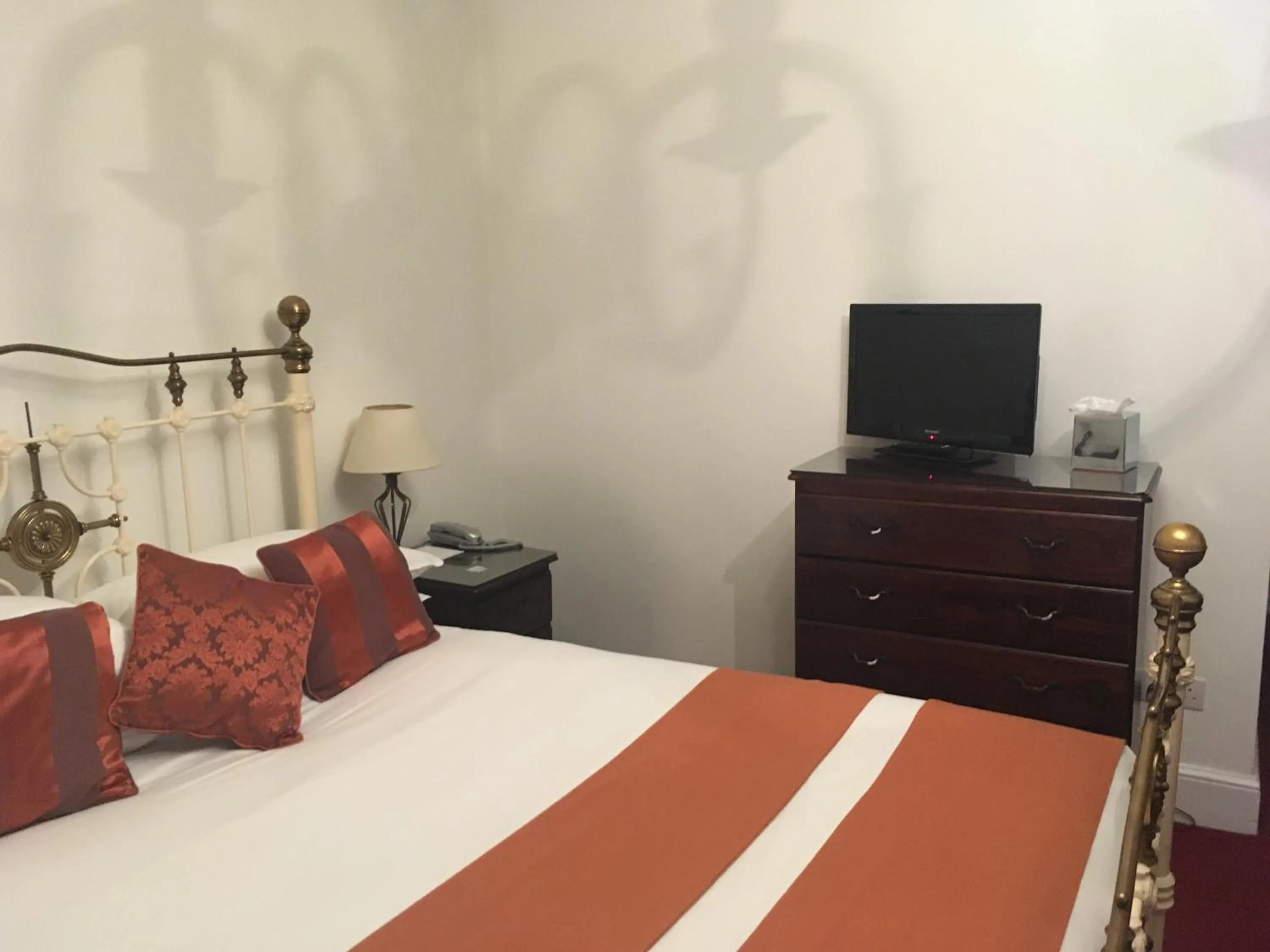 Bedroom, Bed in Thanington Hotel