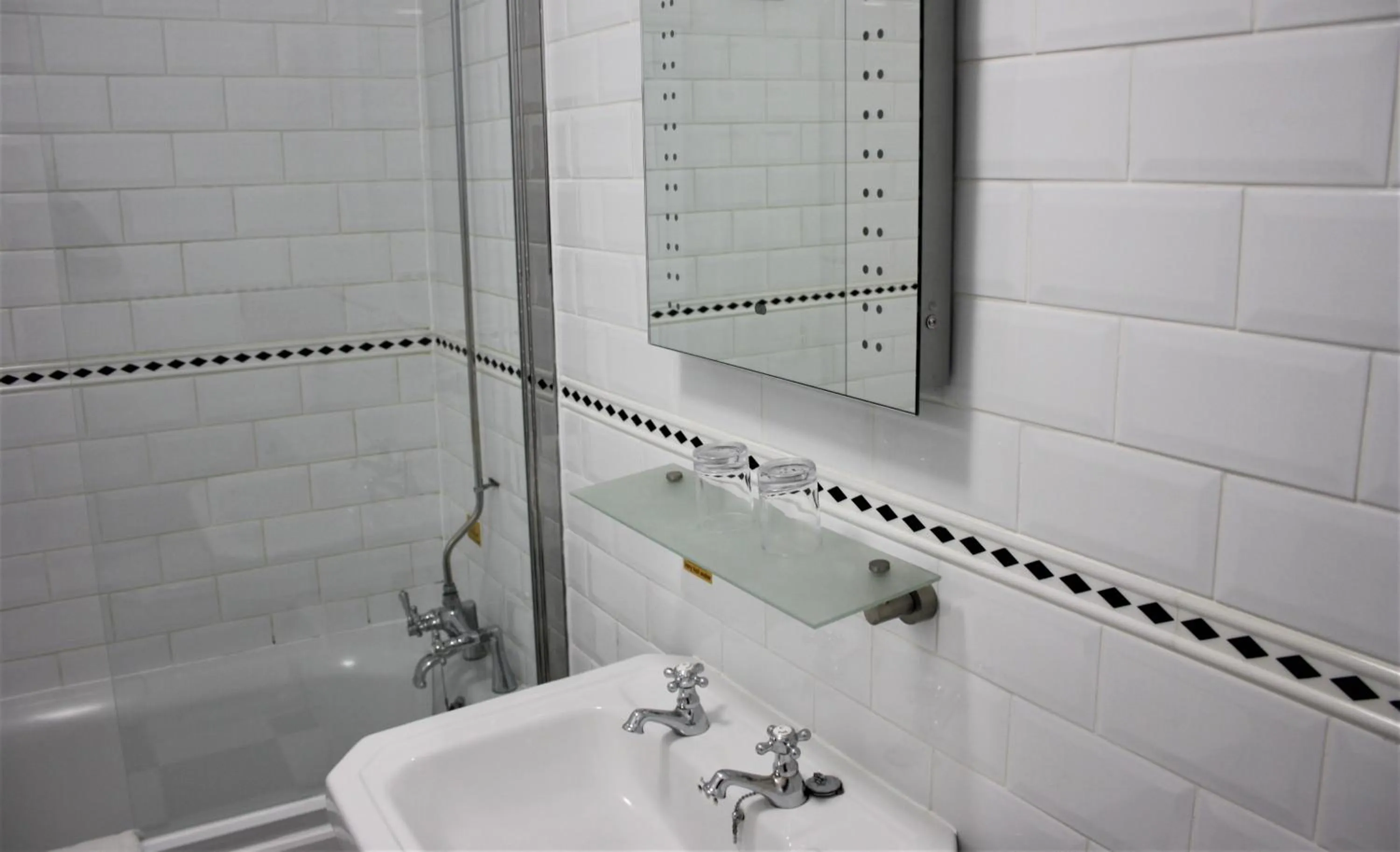 Bathroom in Thanington Hotel