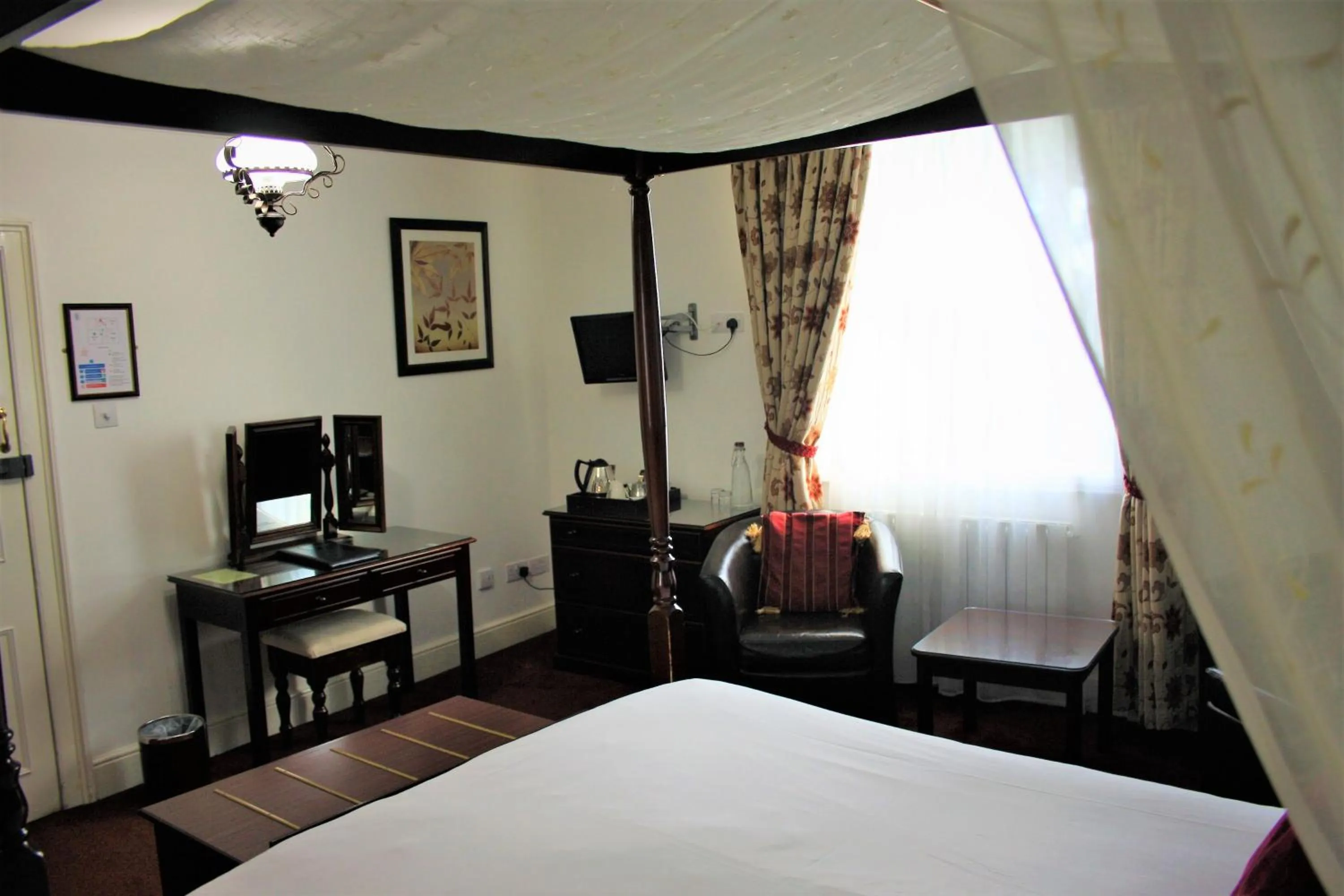 TV and multimedia, Bed in Thanington Hotel