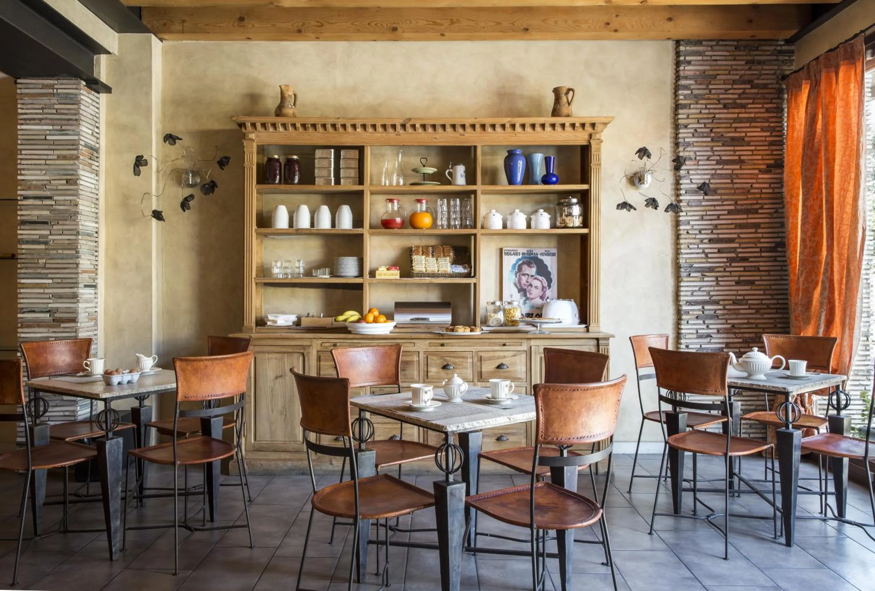 Communal lounge/ TV room in Hotel San Pietro