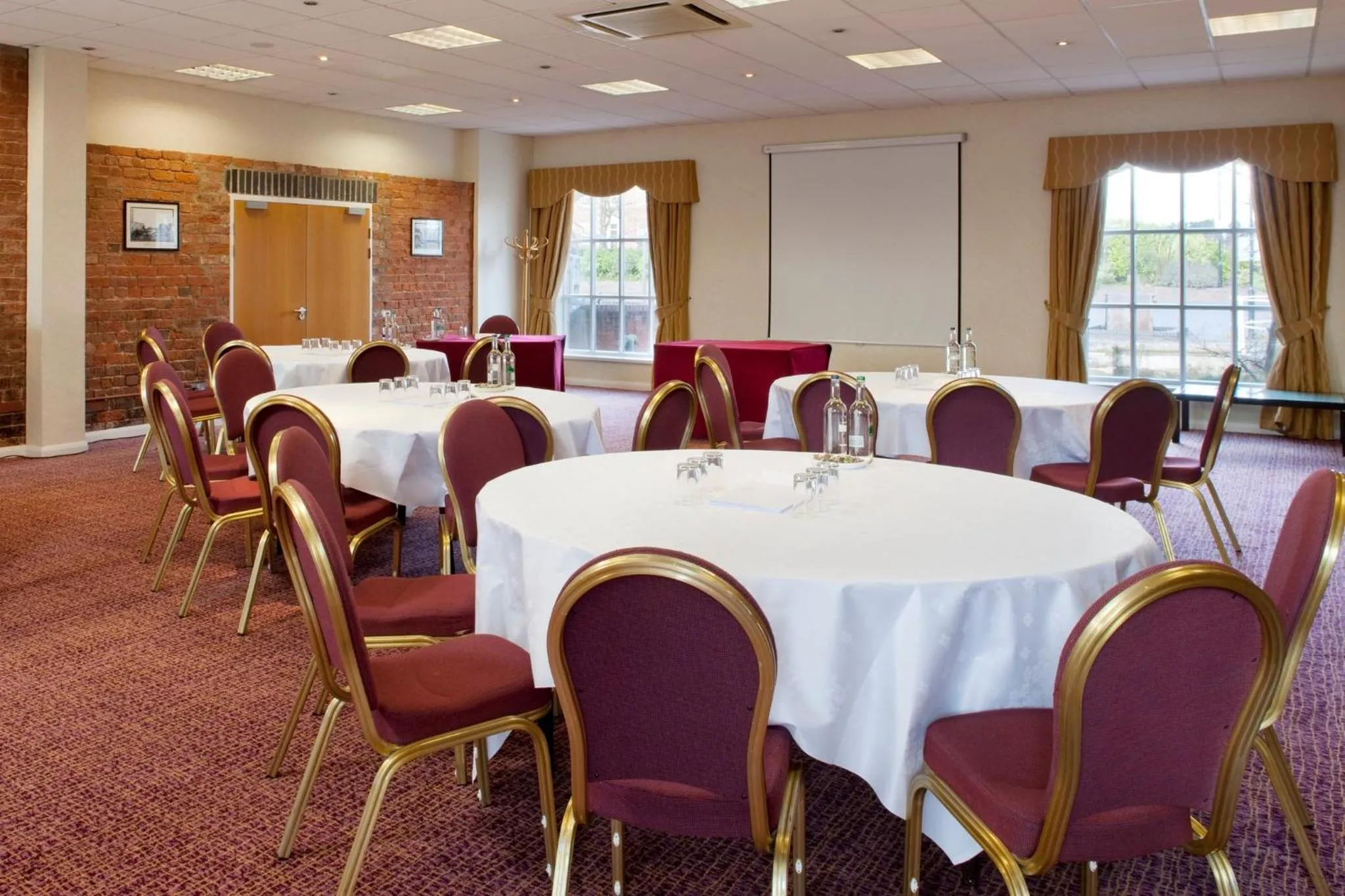 Meeting/conference room in Holiday Inn Ellesmere Port/Cheshire Oaks by IHG