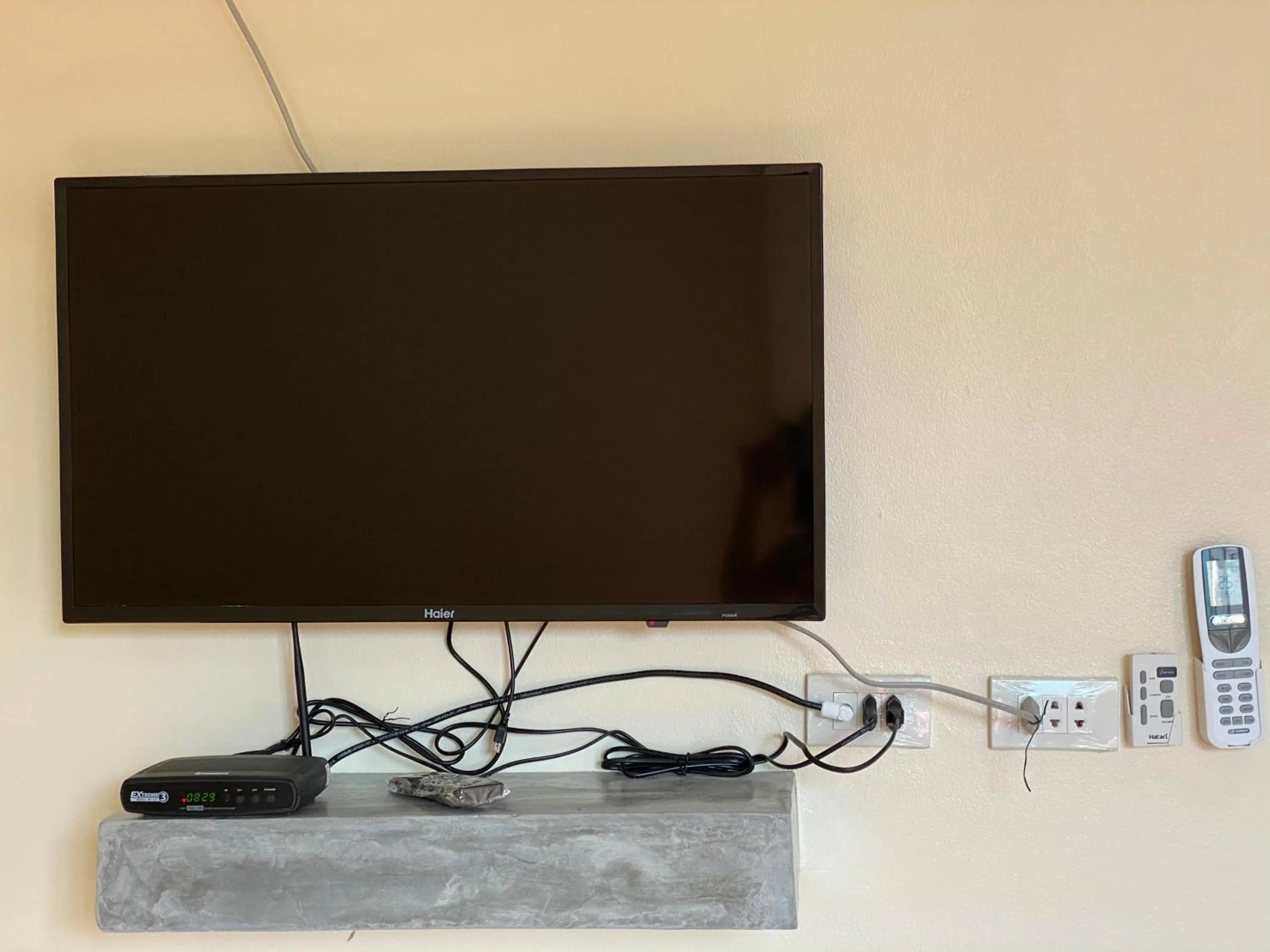 TV and multimedia in Budchui Guesthouse