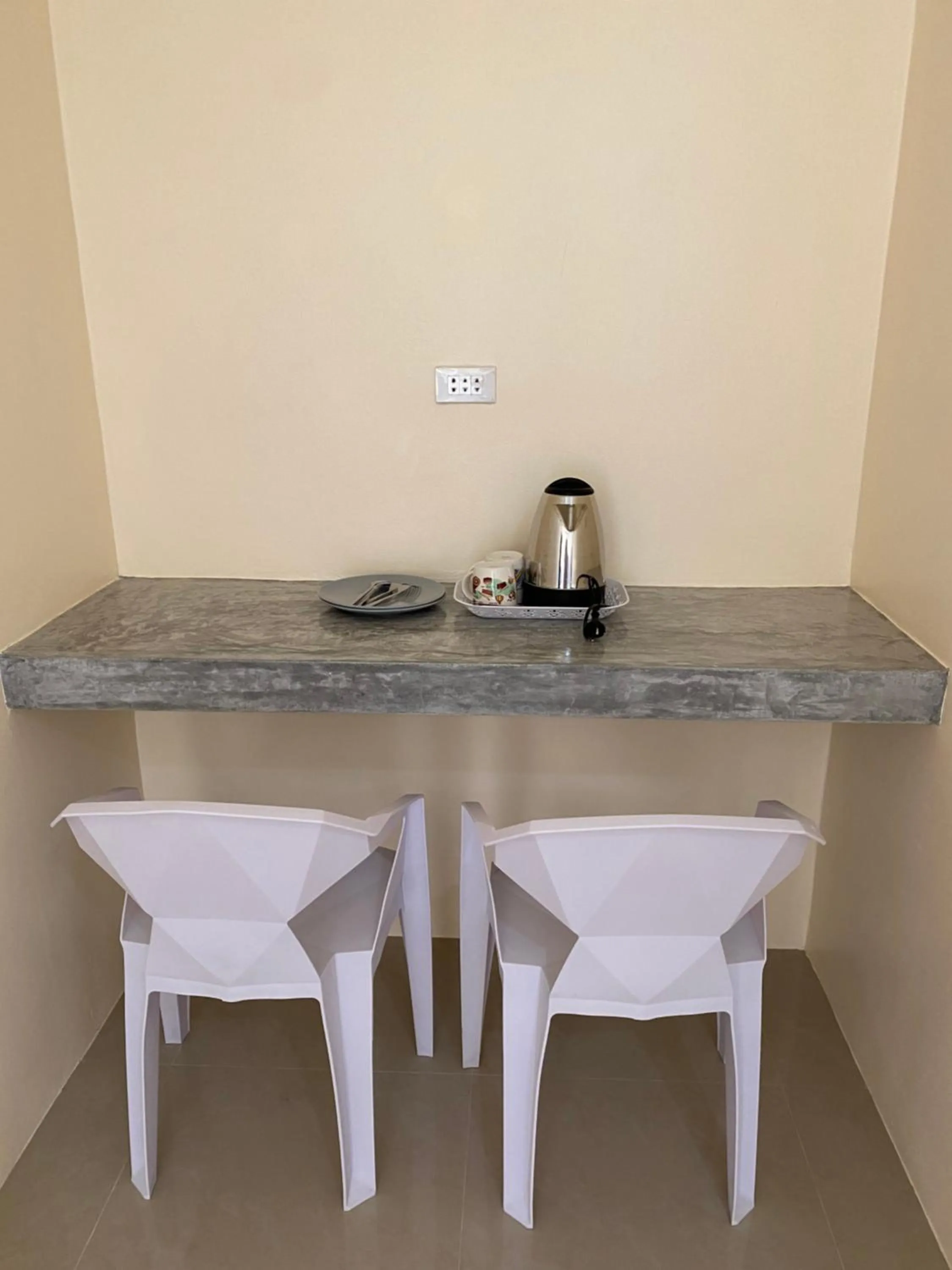 Coffee/tea facilities in Budchui Guesthouse