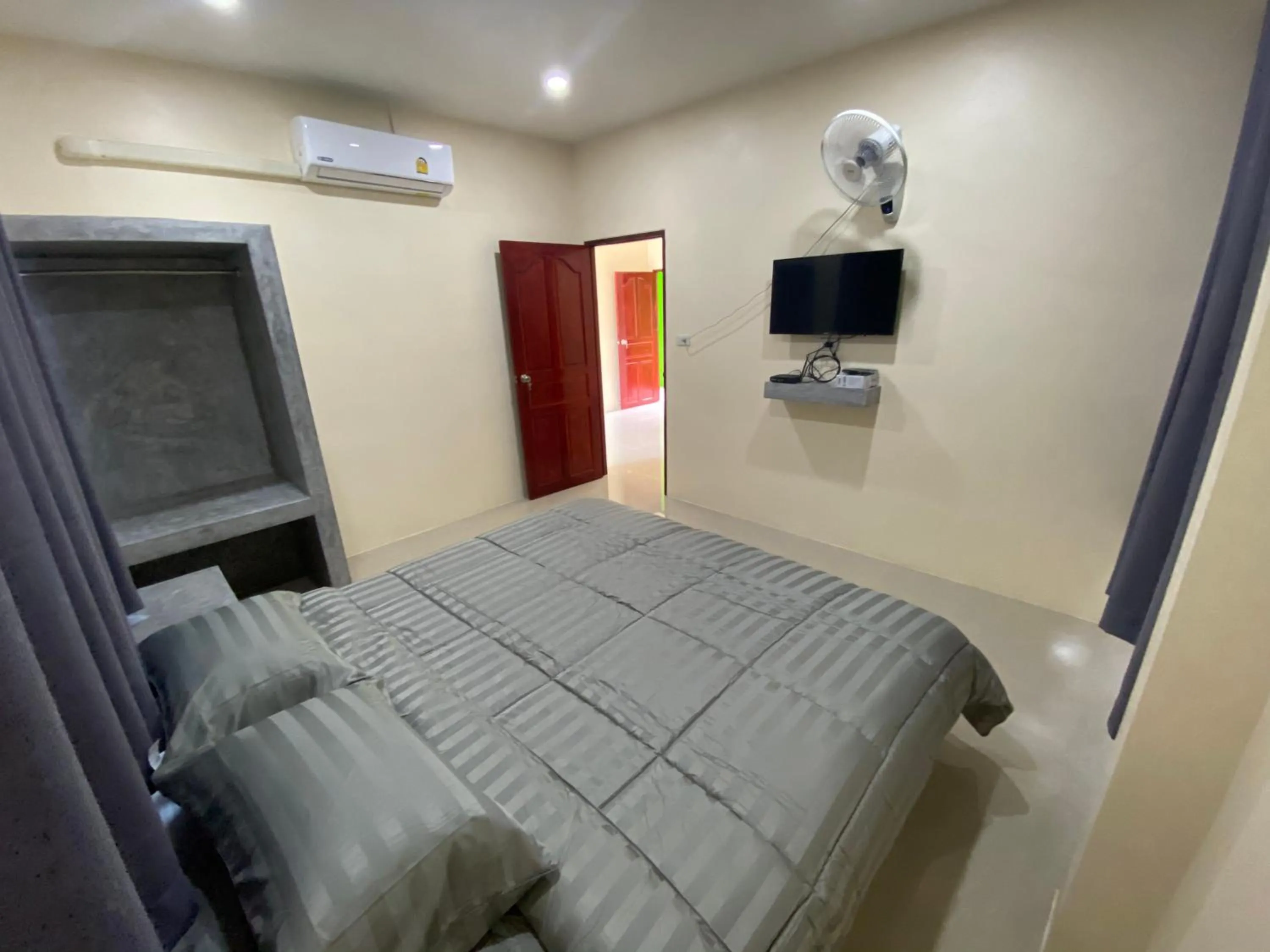 Photo of the whole room, Bed in Budchui Guesthouse