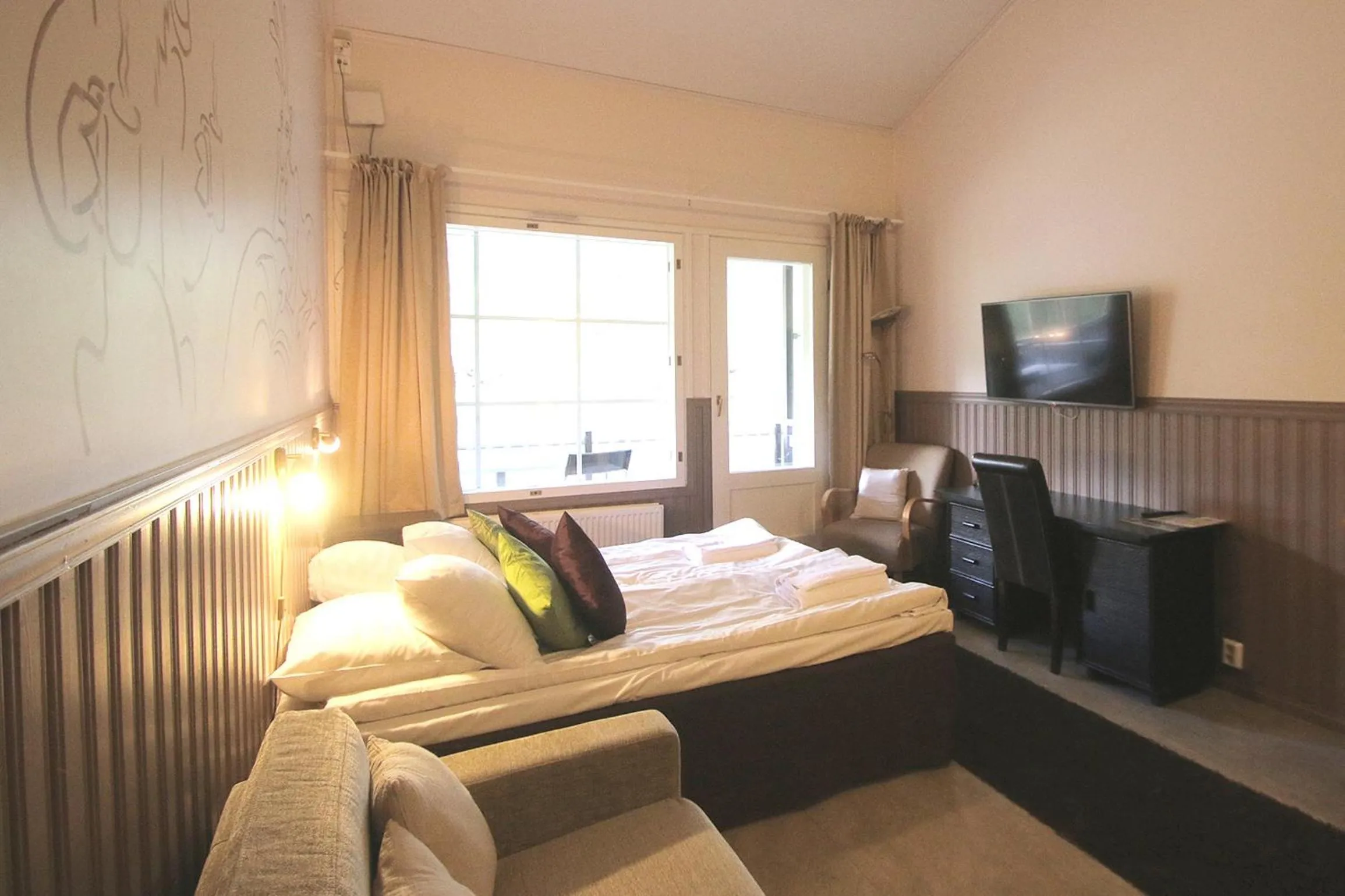 View (from property/room), Bed in Hotel Hullu Poro