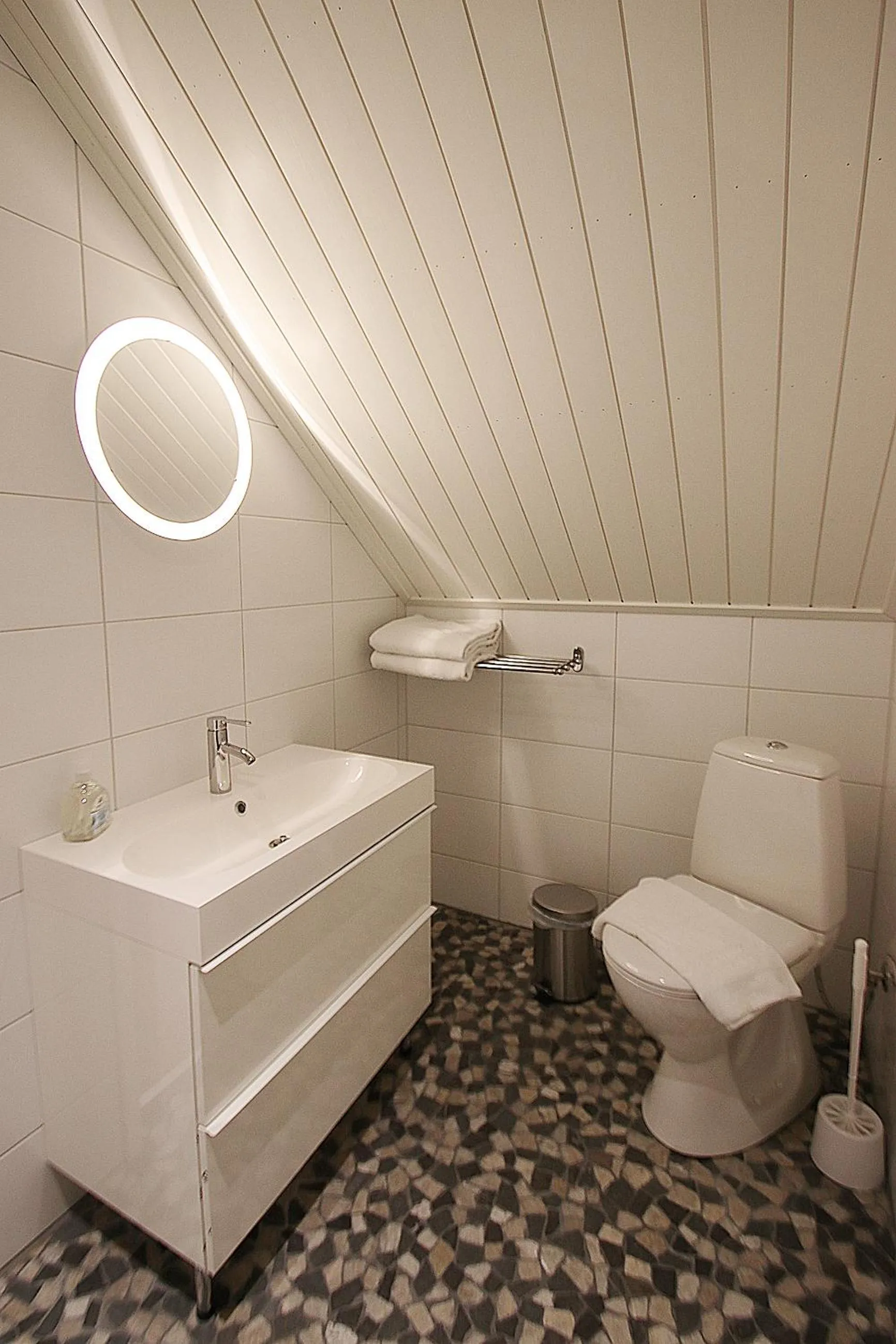 Shower in Hotel Hullu Poro