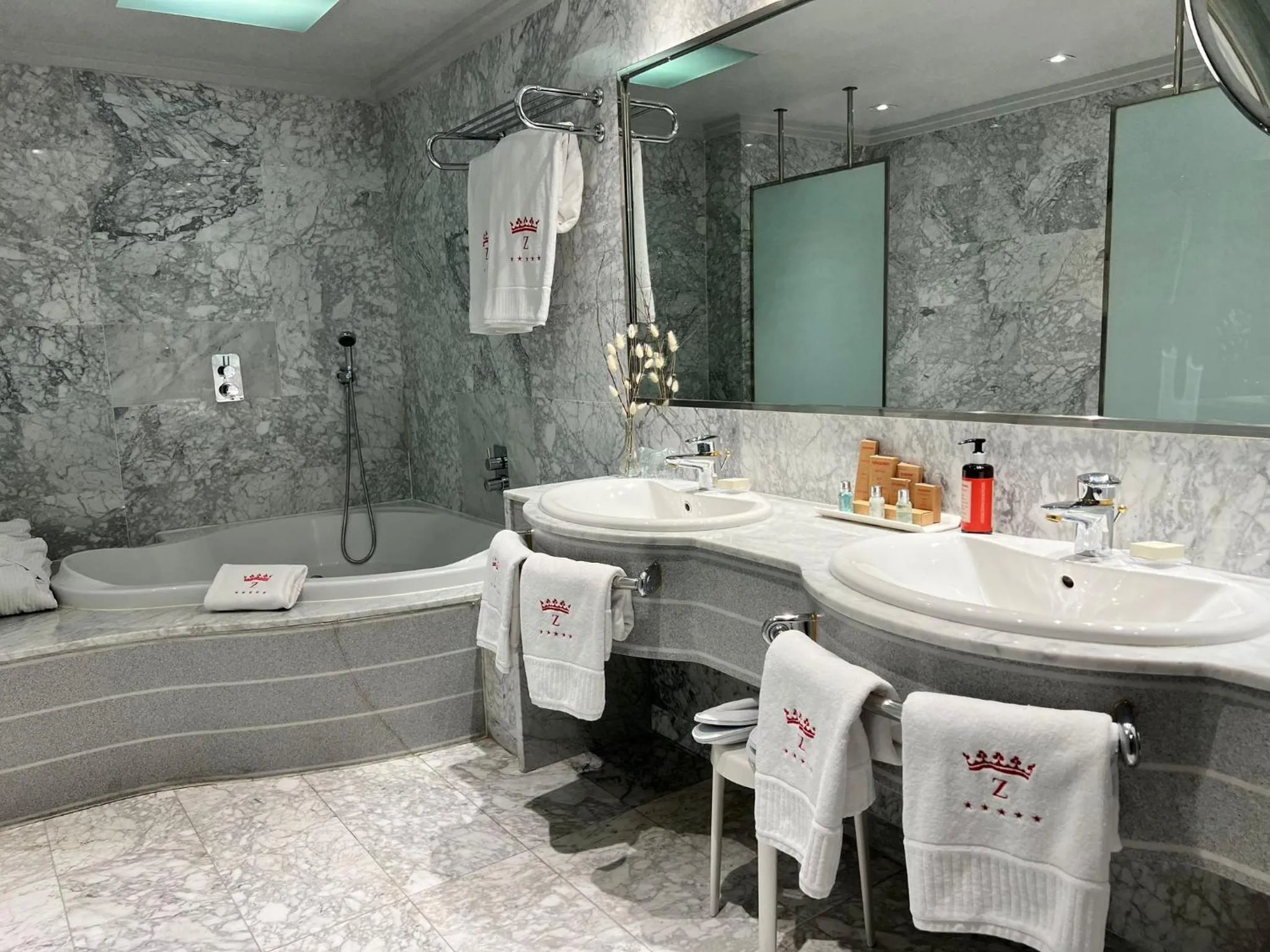 Bathroom in Hotel Palafox