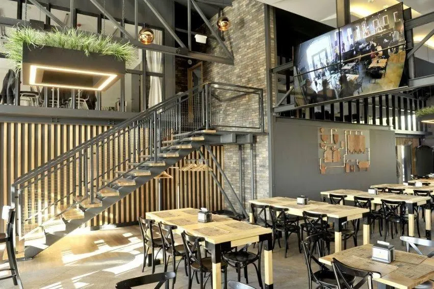 Restaurant/places to eat in Hotel Browar Wiatr