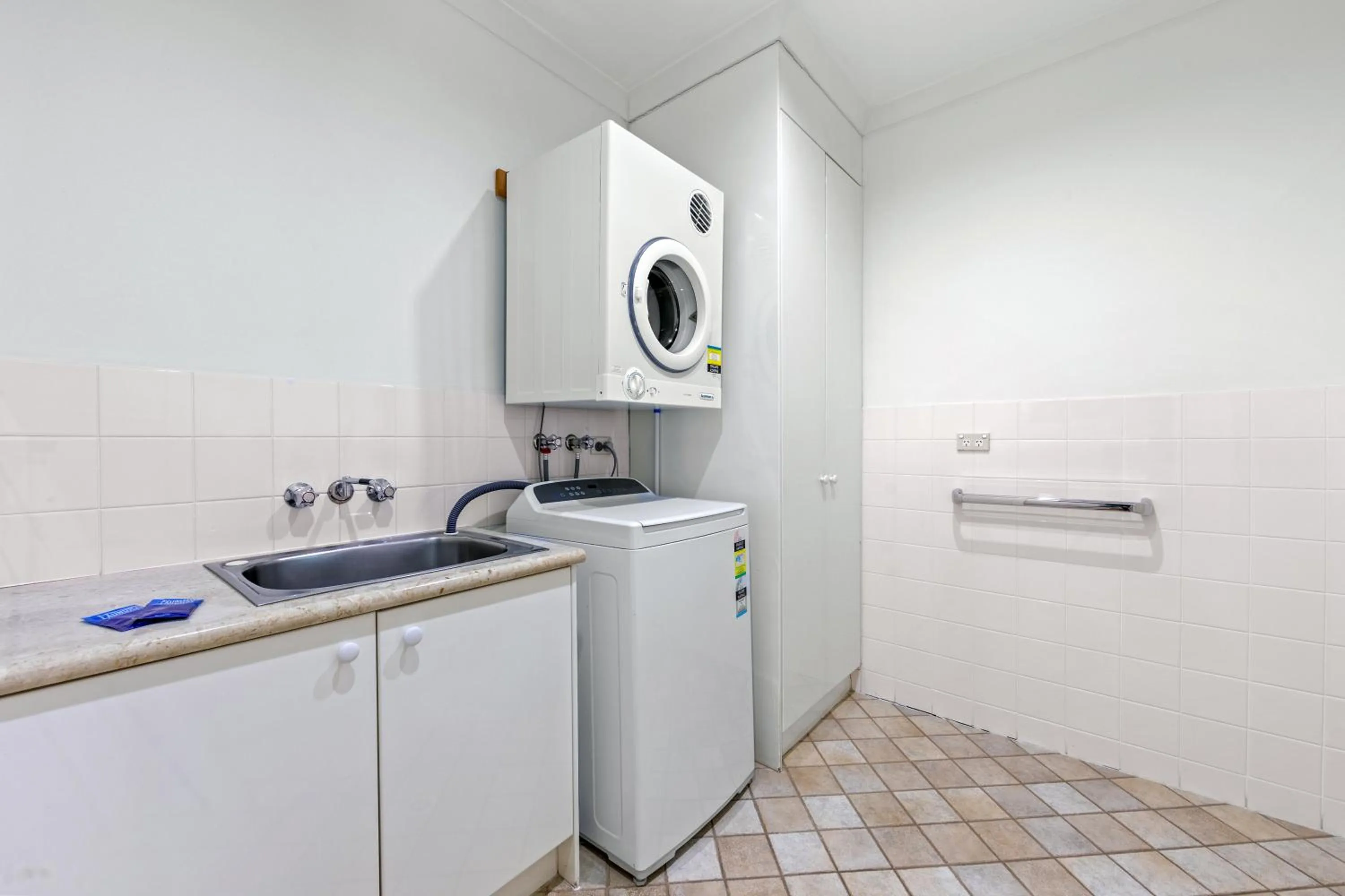 laundry in Alexandra on the Pacific