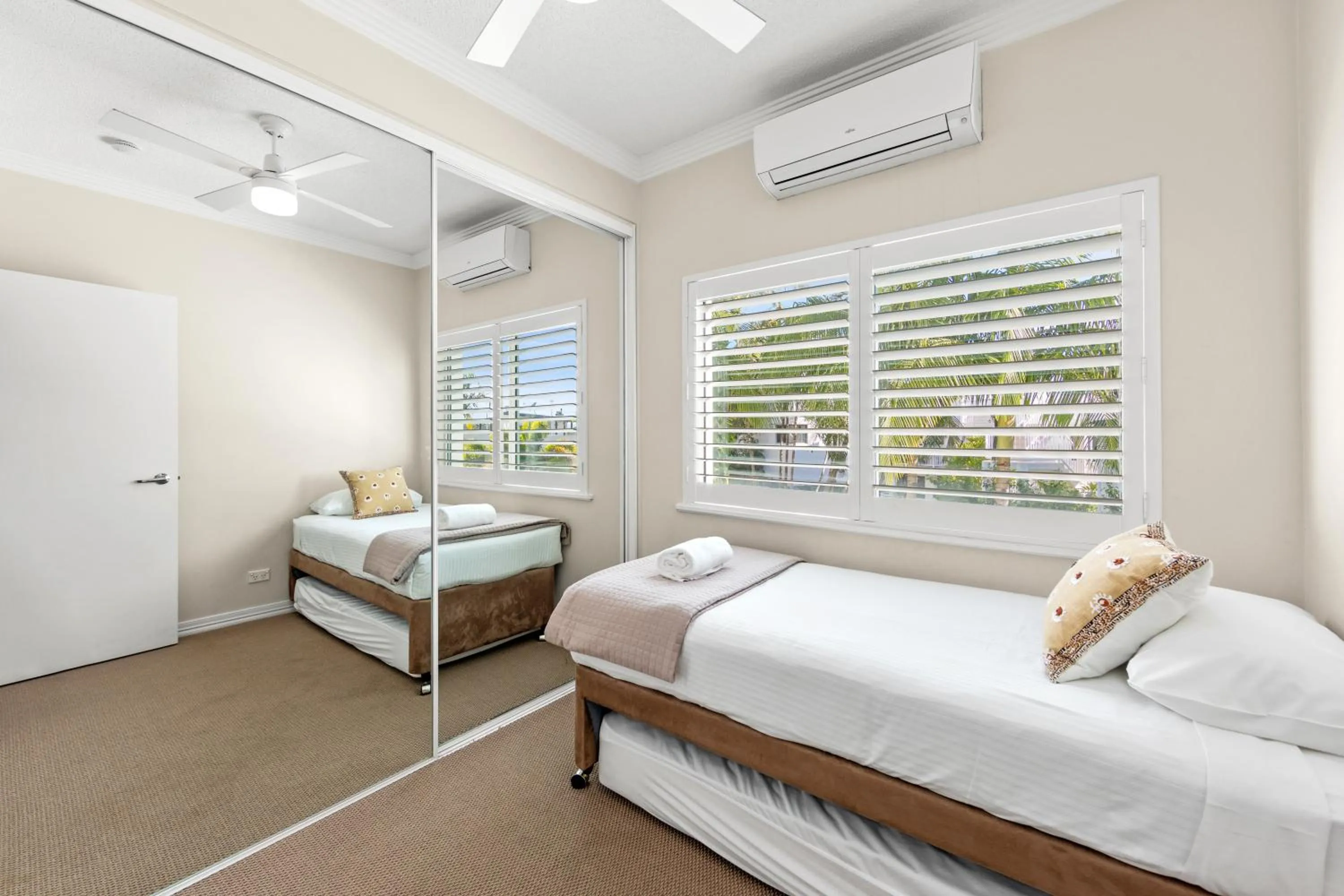 Bed in Alexandra on the Pacific