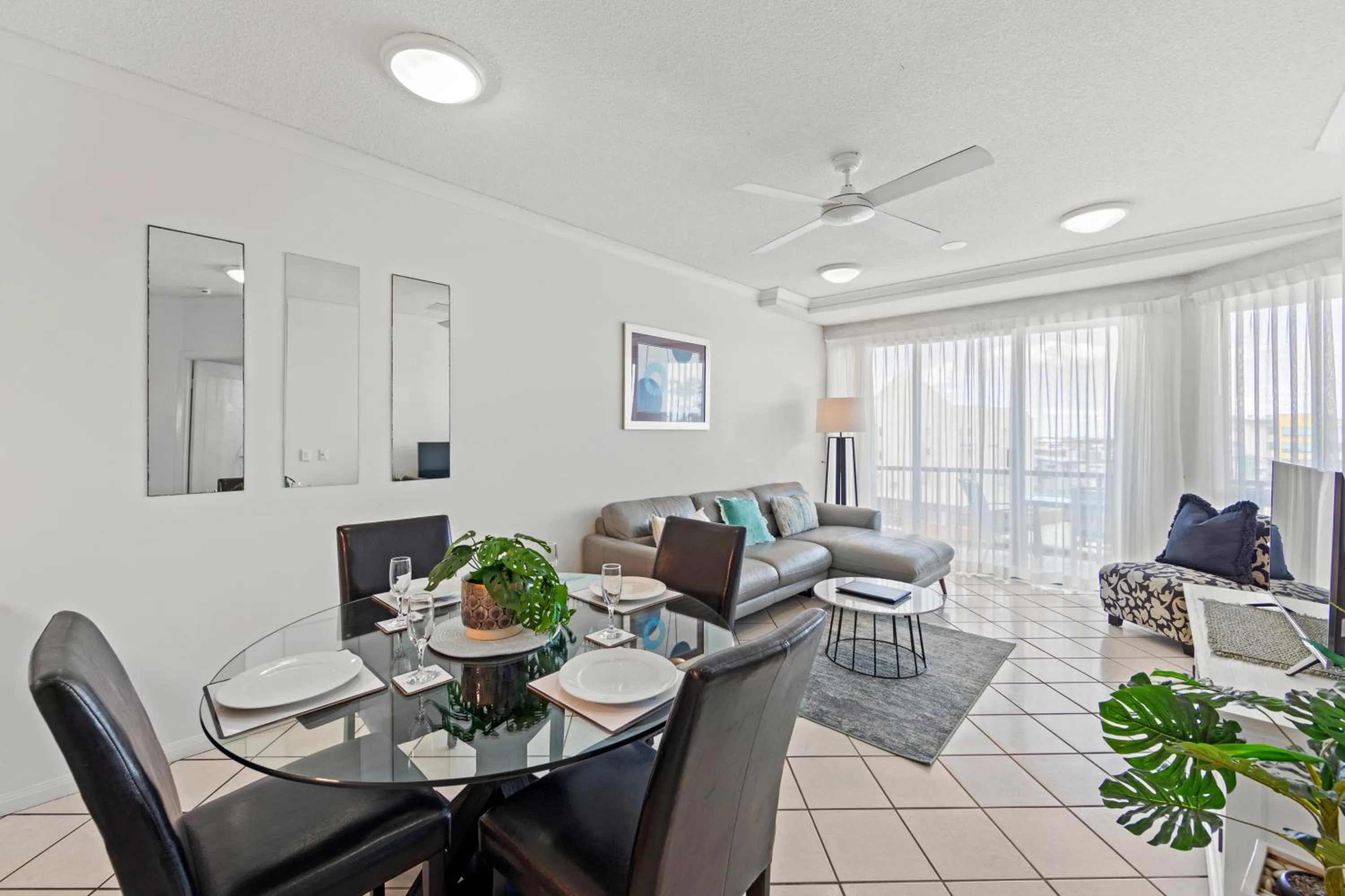 Dining area in Alexandra on the Pacific