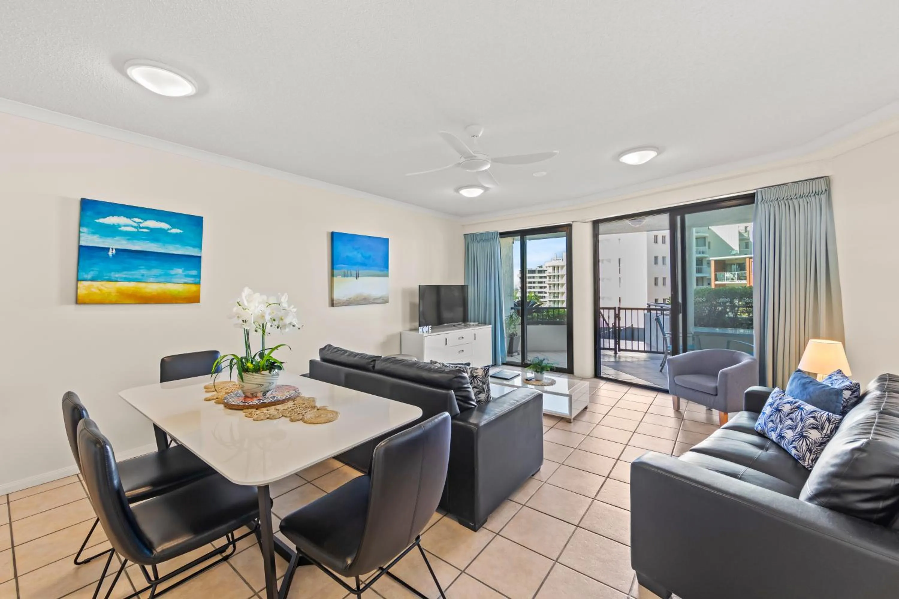 Living room in Alexandra on the Pacific