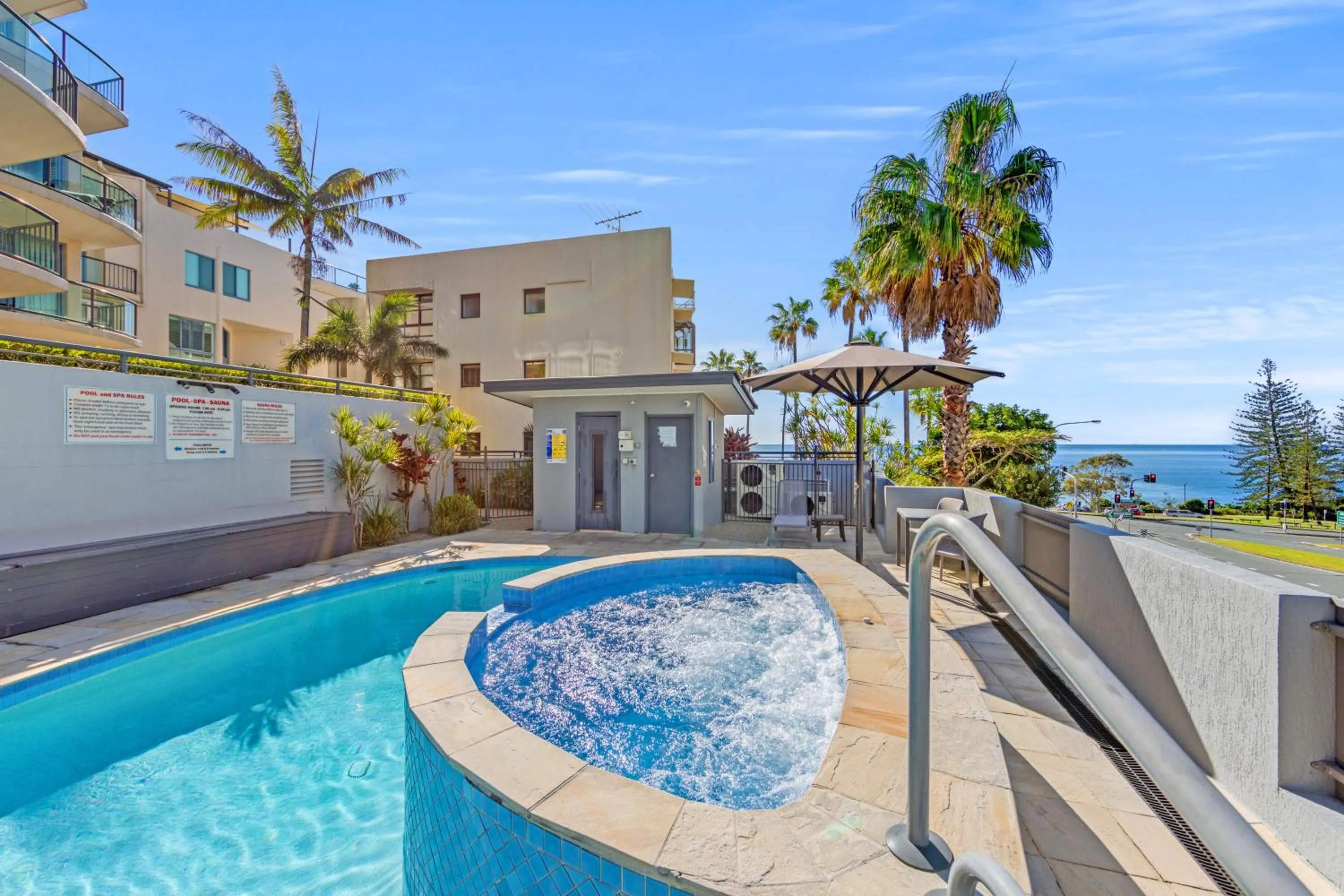 Hot Tub in Alexandra on the Pacific