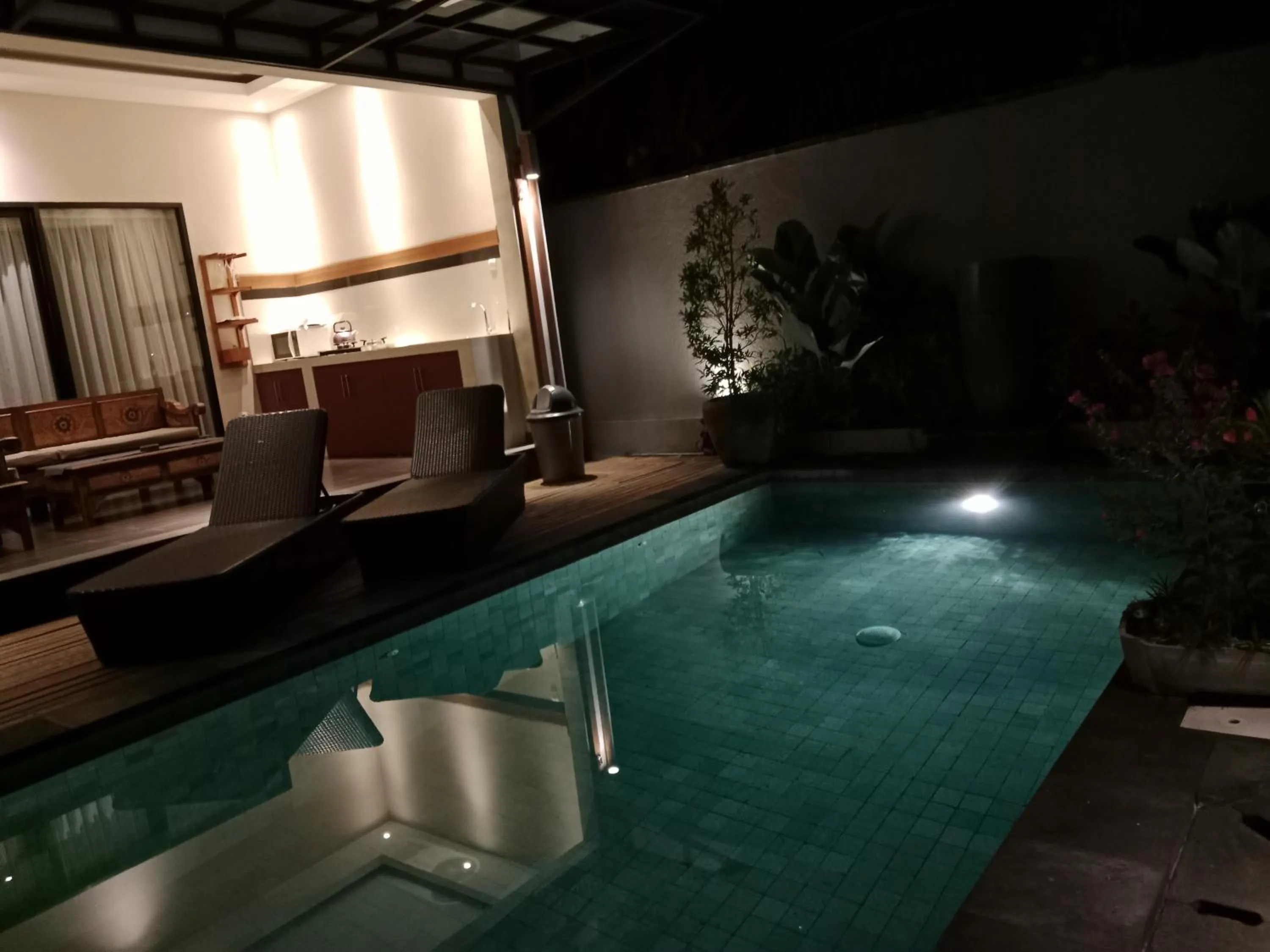 Swimming pool in Muaya Villa