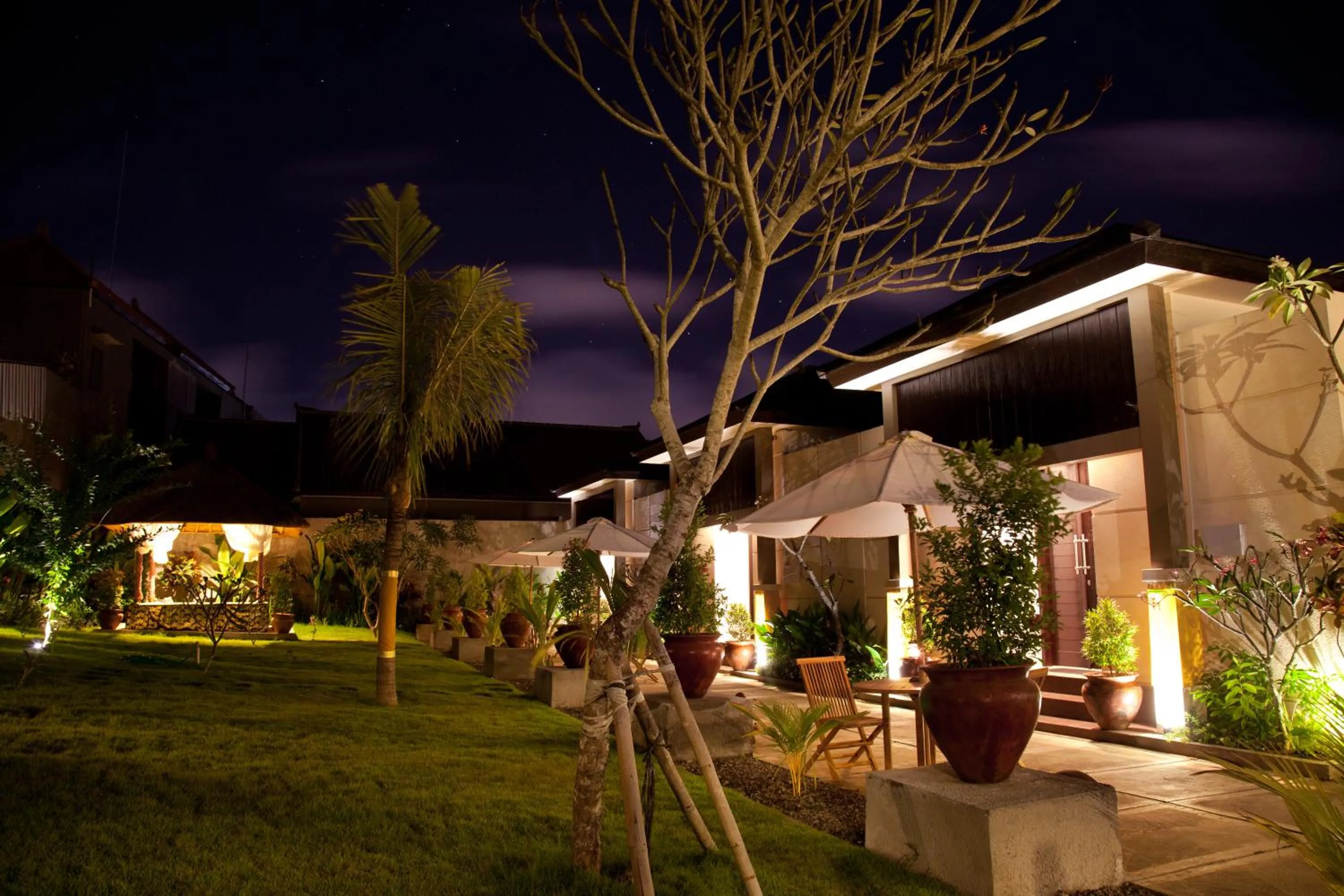 Night in Muaya Villa