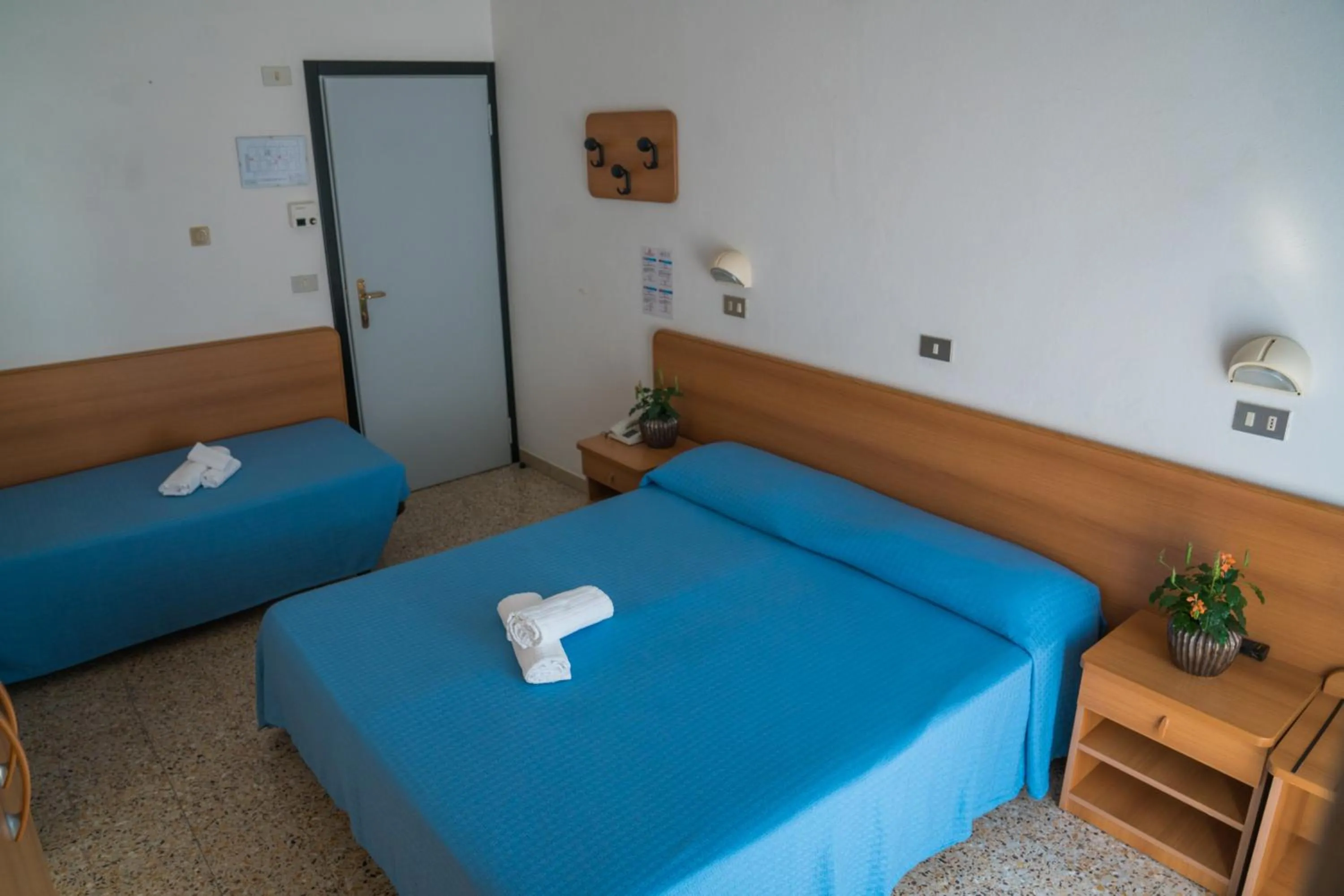 Bedroom, Bed in Hotel Singapore