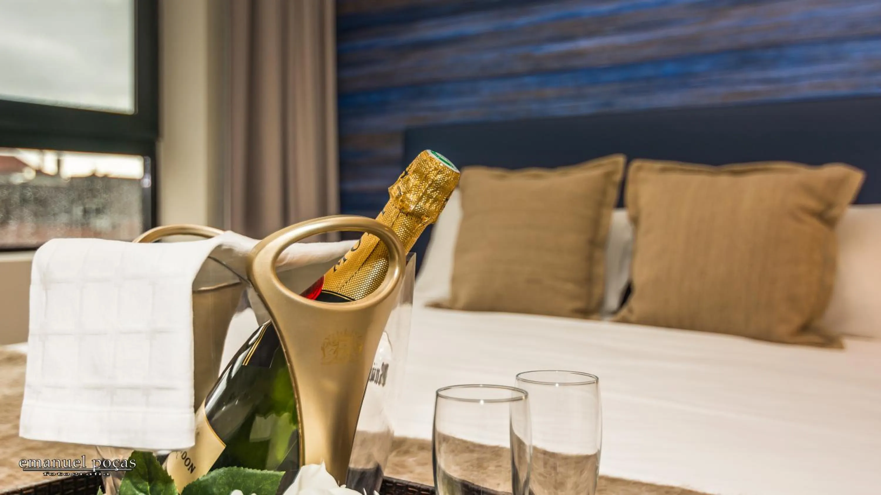 Decorative detail, Bed in Passos Manuel by Innapartments