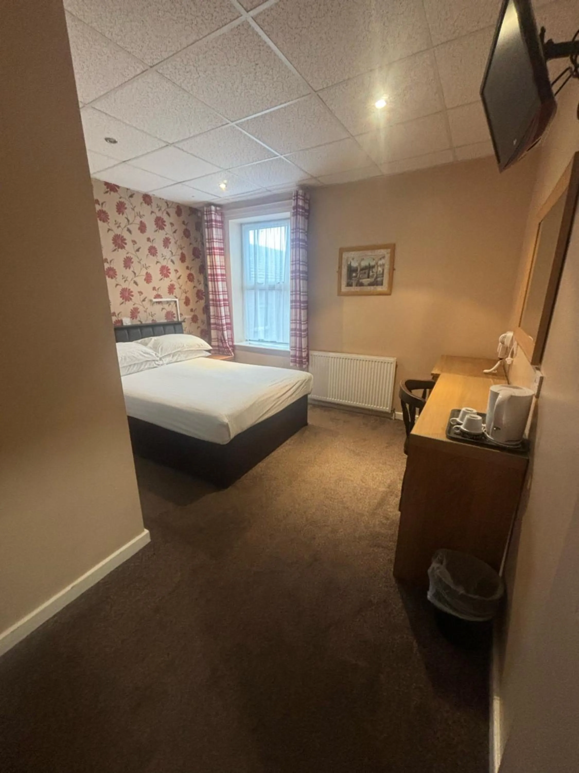 Bedroom, Bed in The Lawton