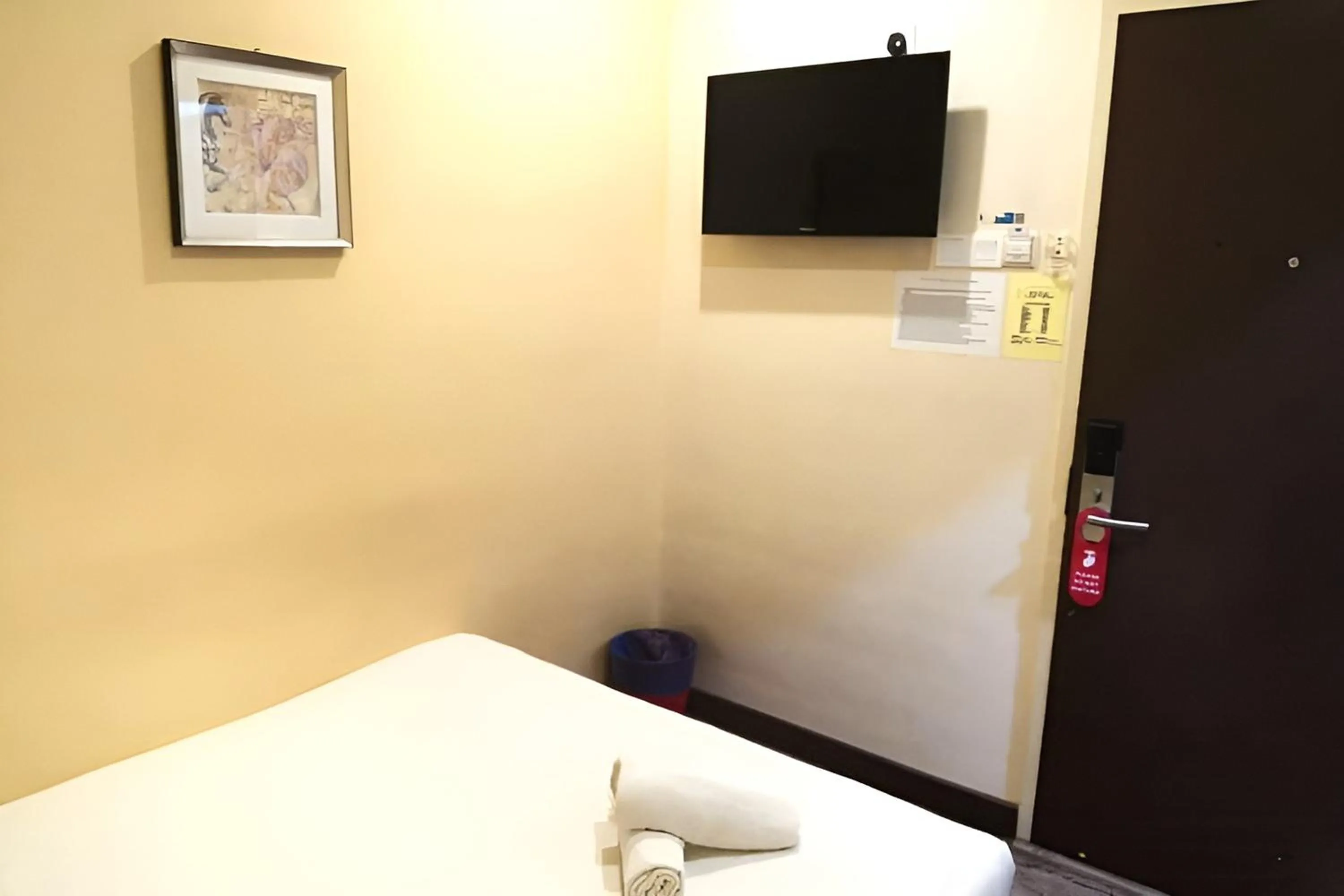 Bed in YP Boutique Hotel, Paradigm Mall Petaling Jaya