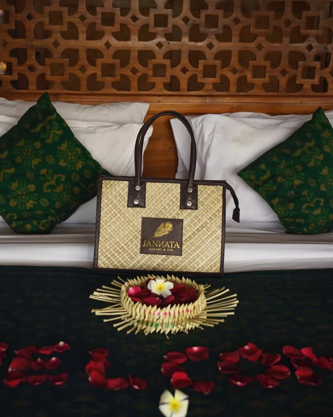 Bed in Jannata Resort and Spa