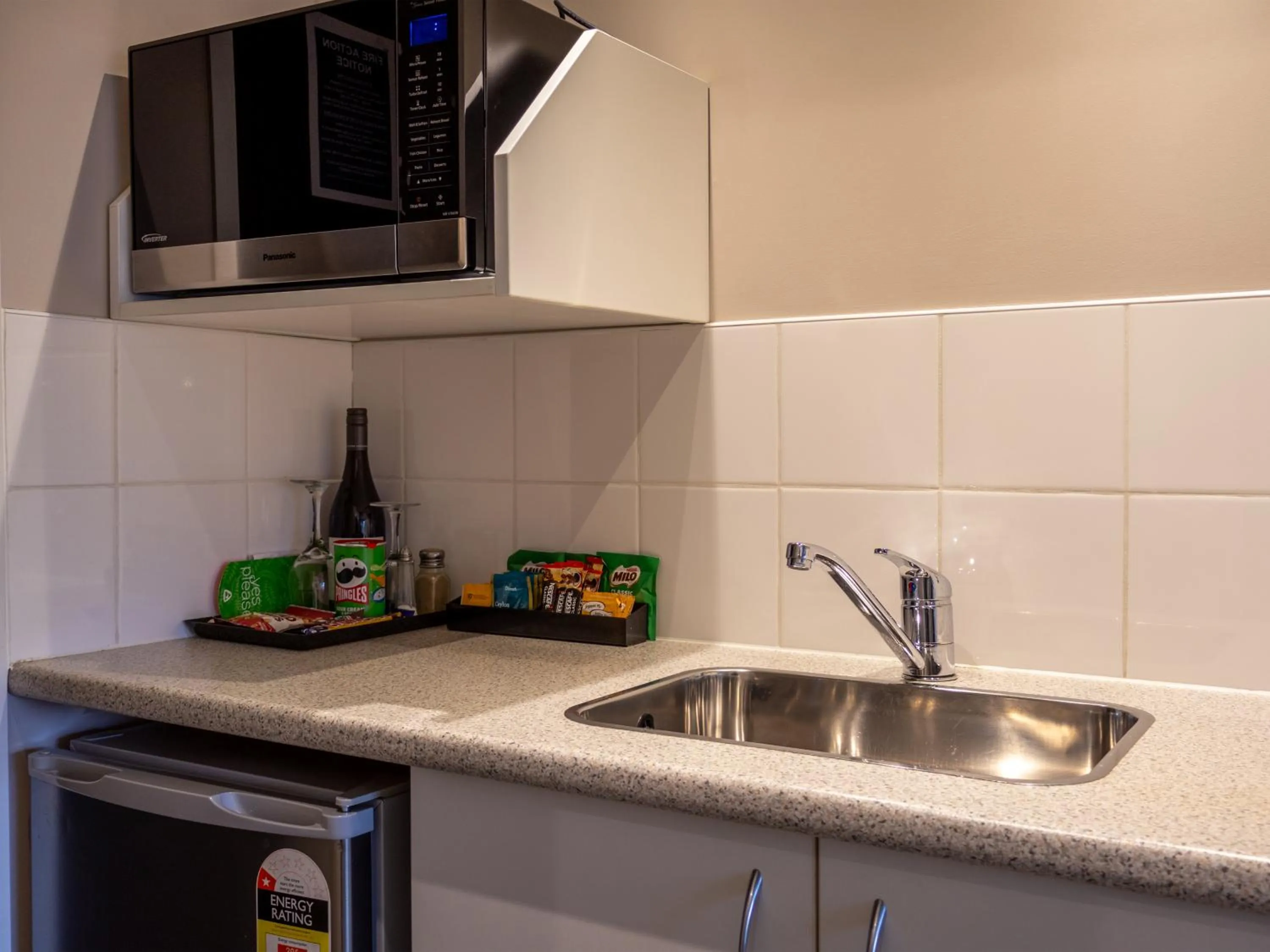 Kitchen or kitchenette in Paroa Hotel