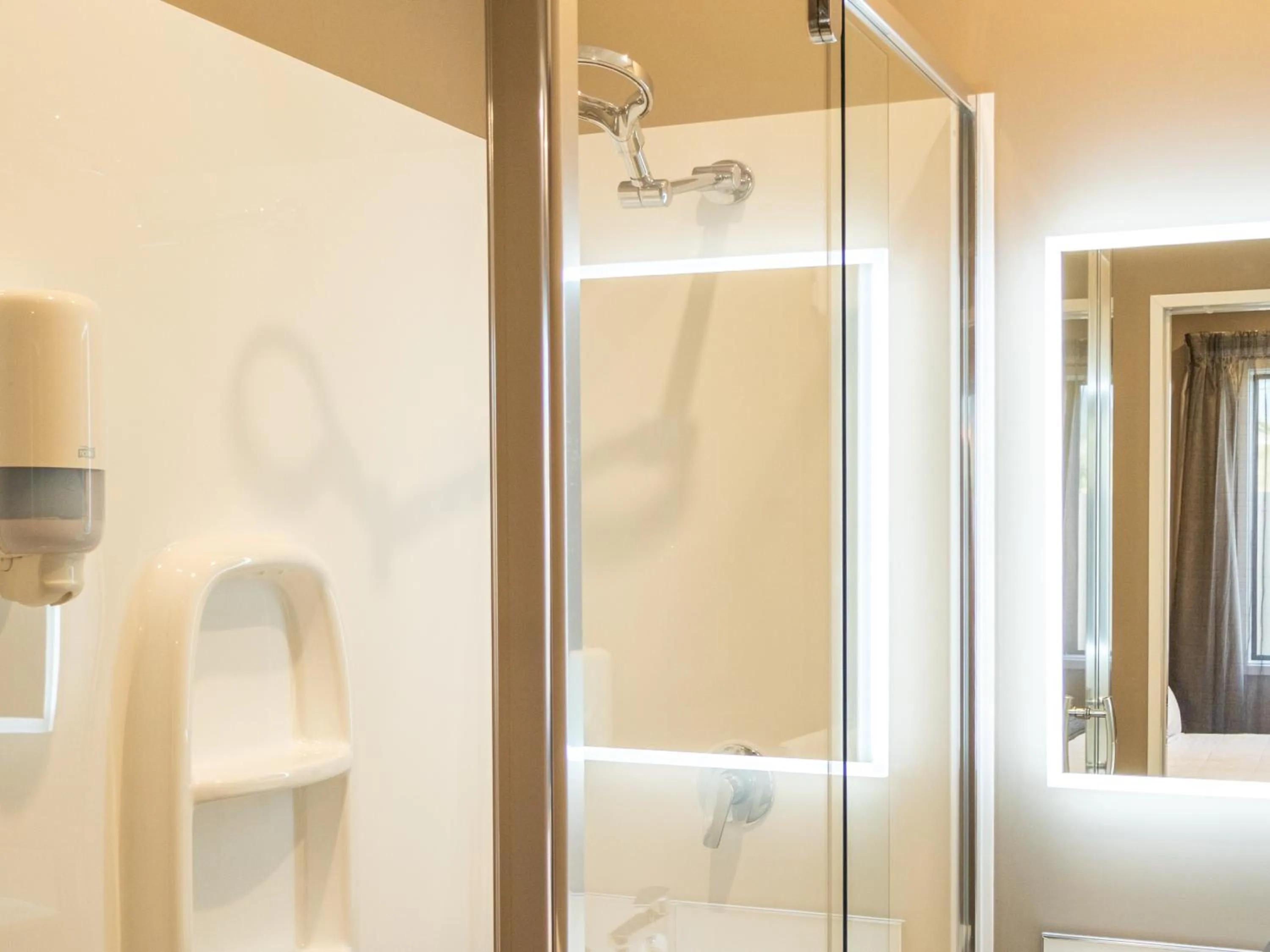 Shower in Paroa Hotel