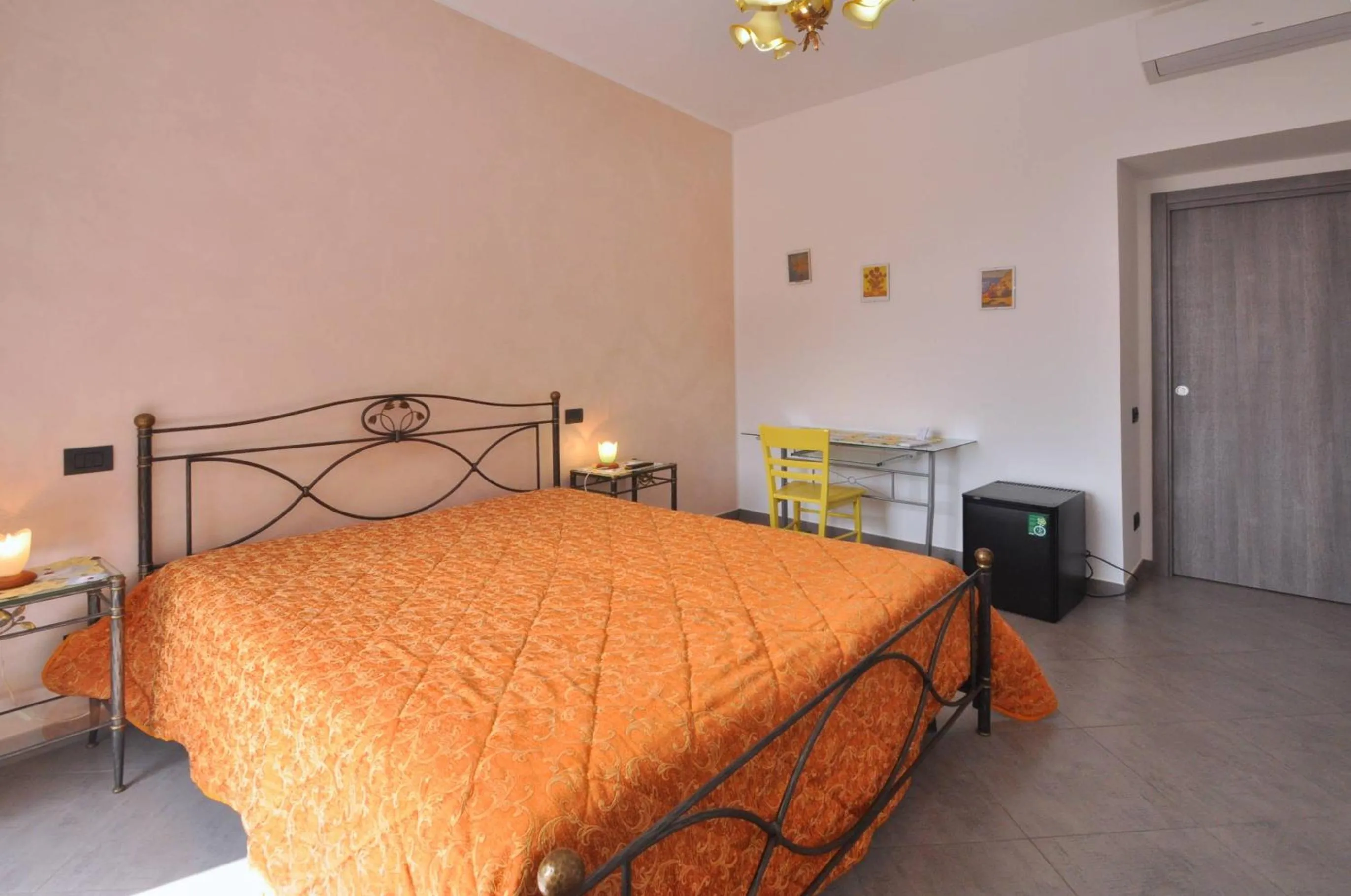 Bedroom, Bed in La rosa dei venti - Cetara