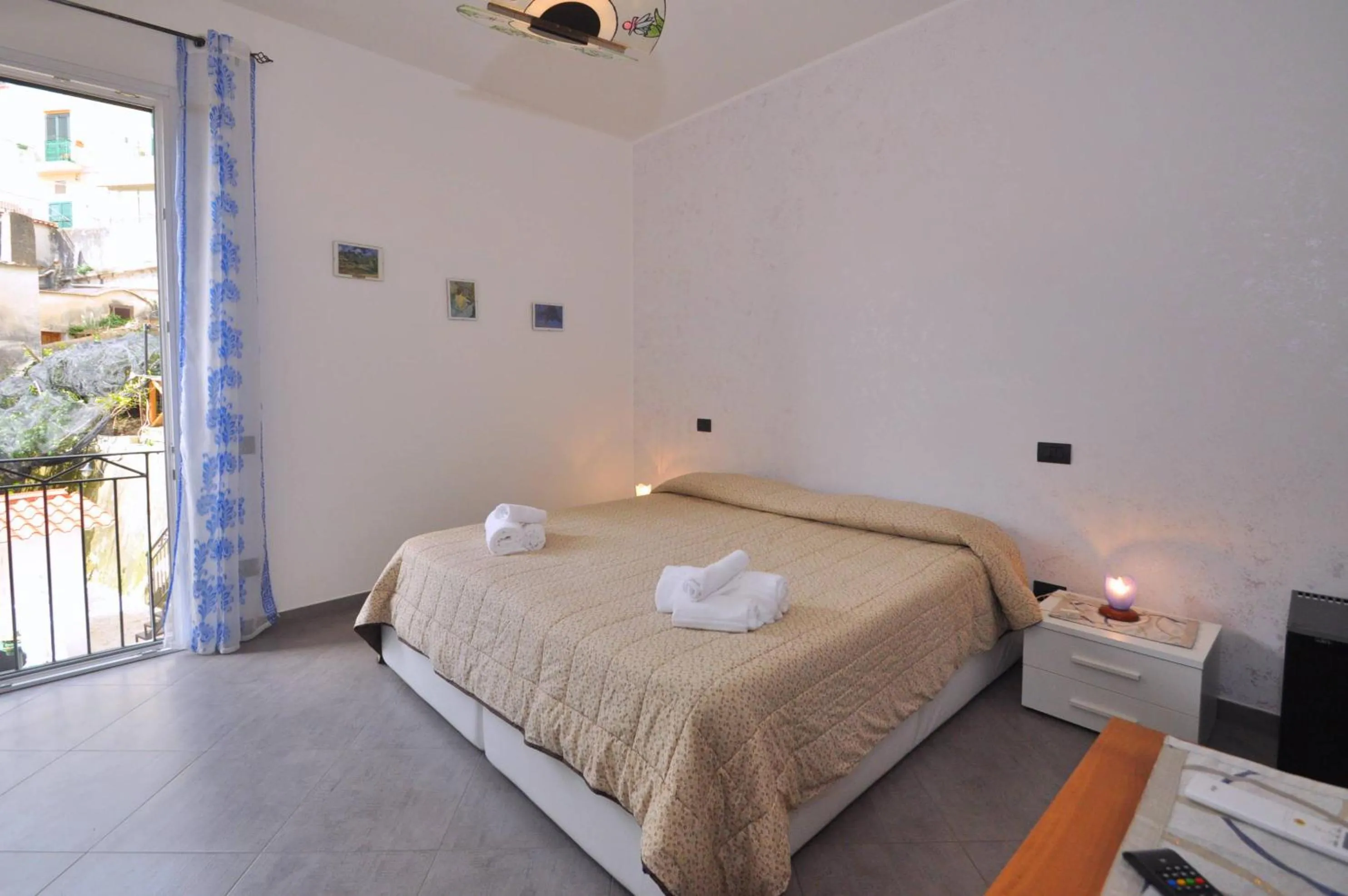 Bedroom, Bed in La rosa dei venti - Cetara