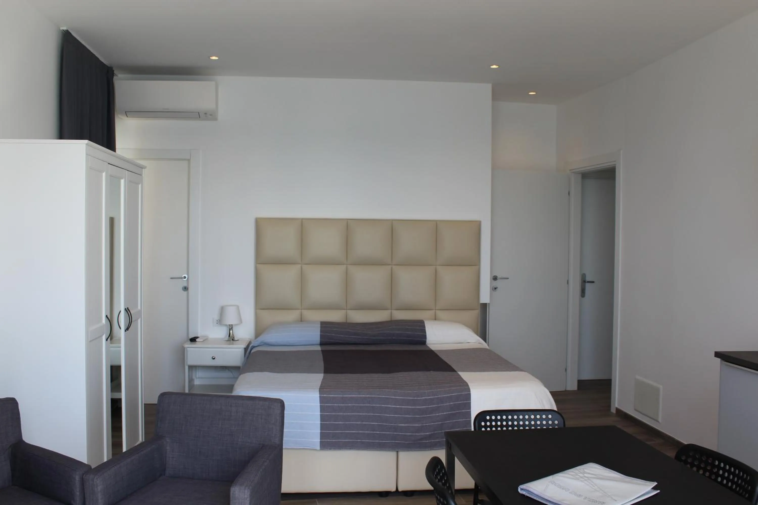 Bed in Residence Fanny