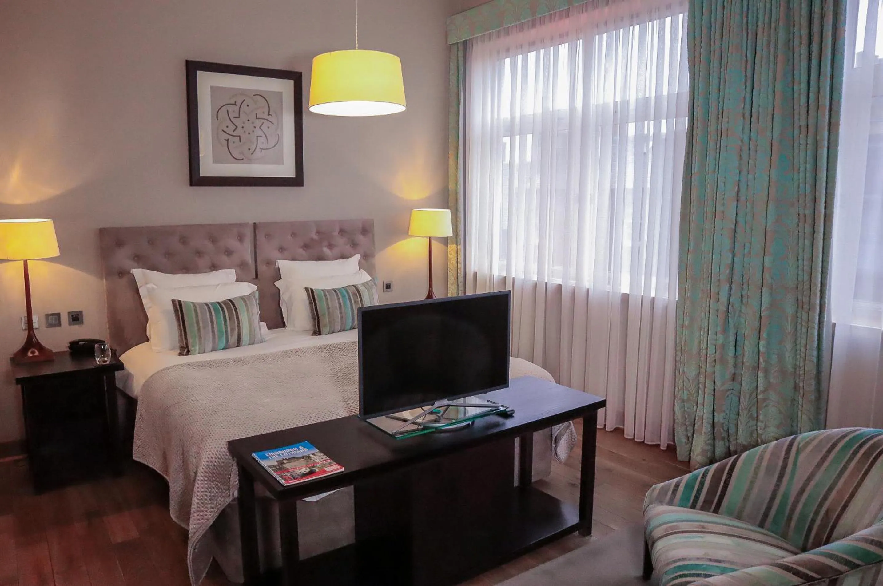 Bedroom, Bed in Tigerlily