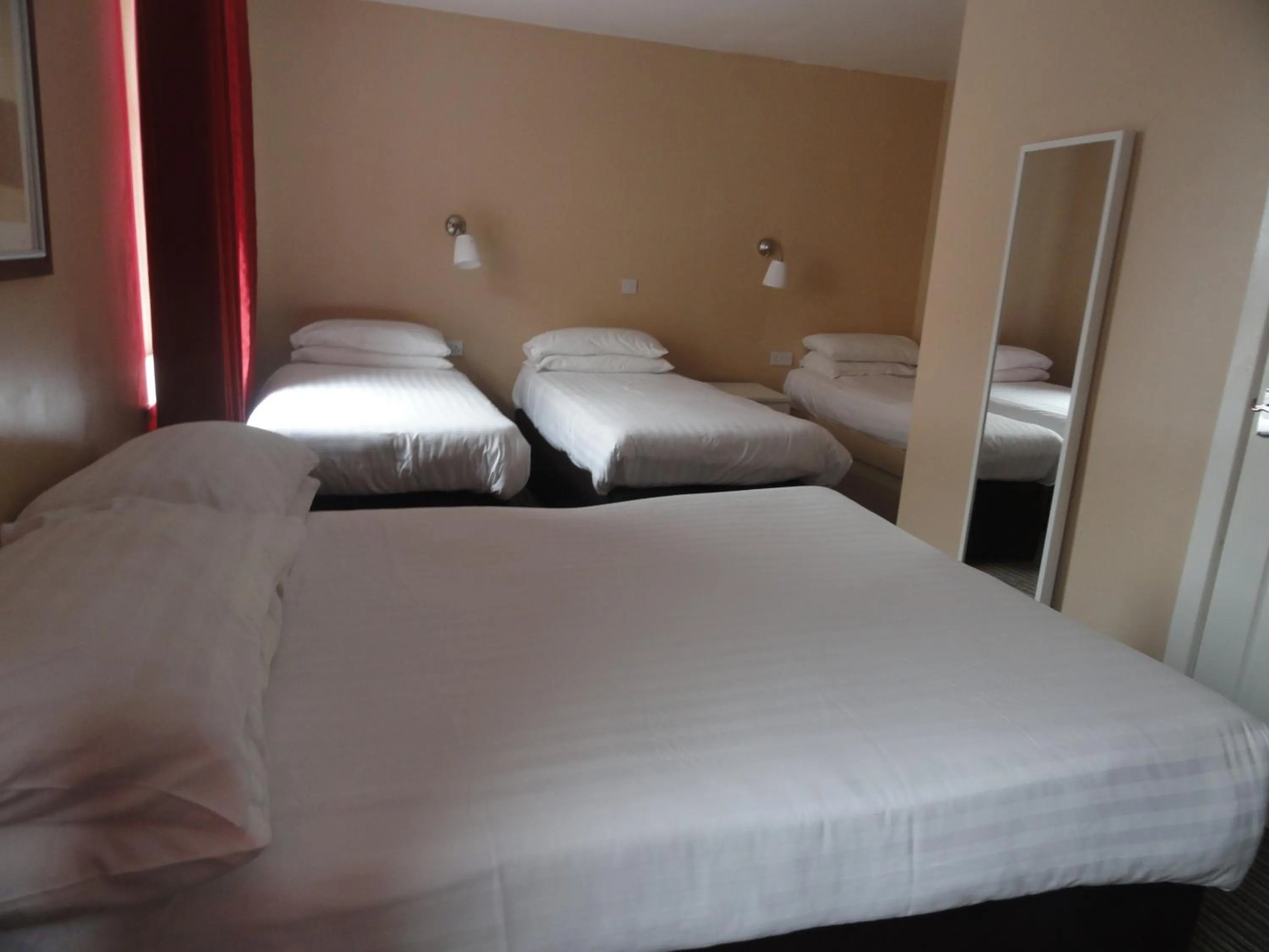 Bed in The Beechfield Hotel