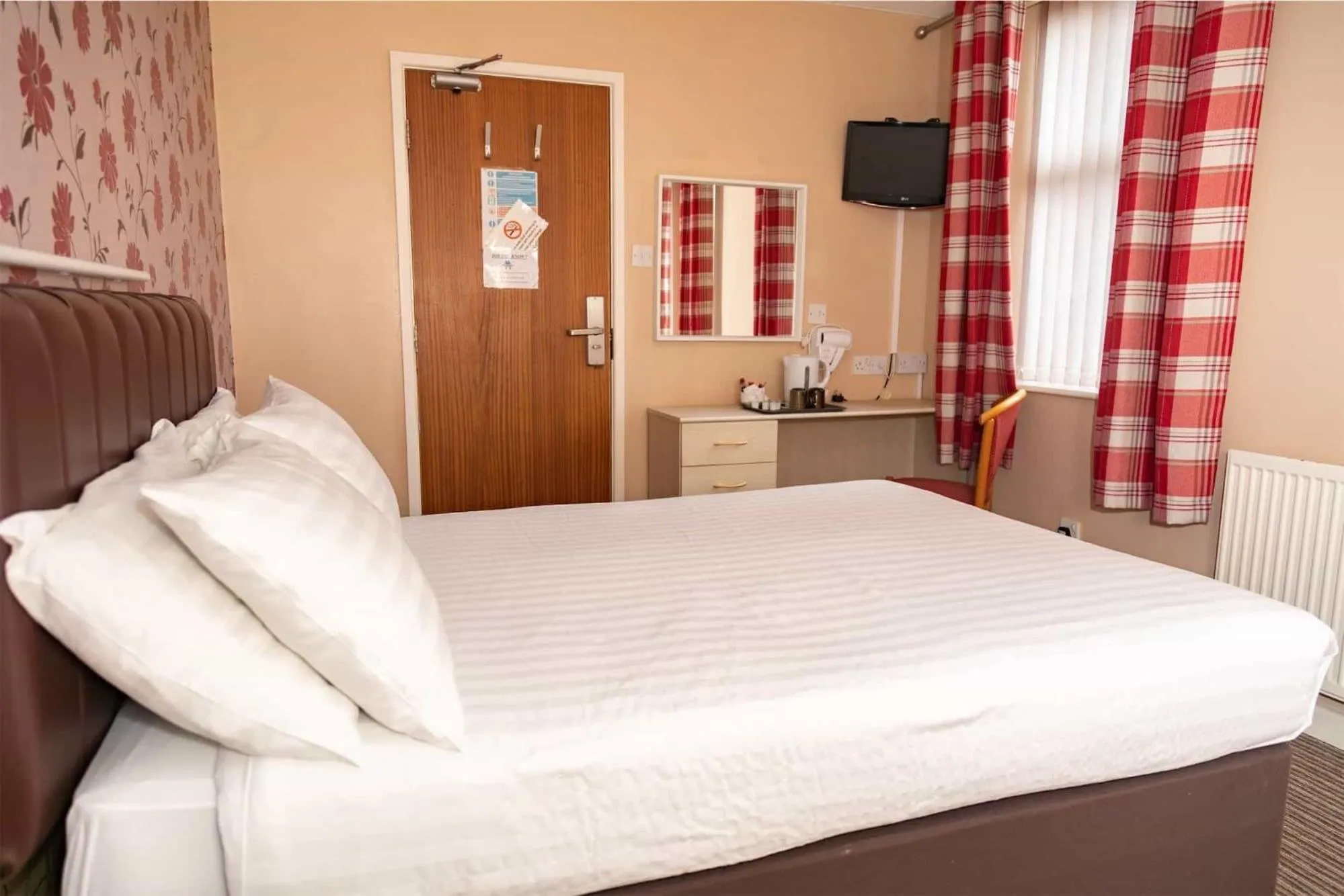 Bedroom, Bed in The Beechfield Hotel