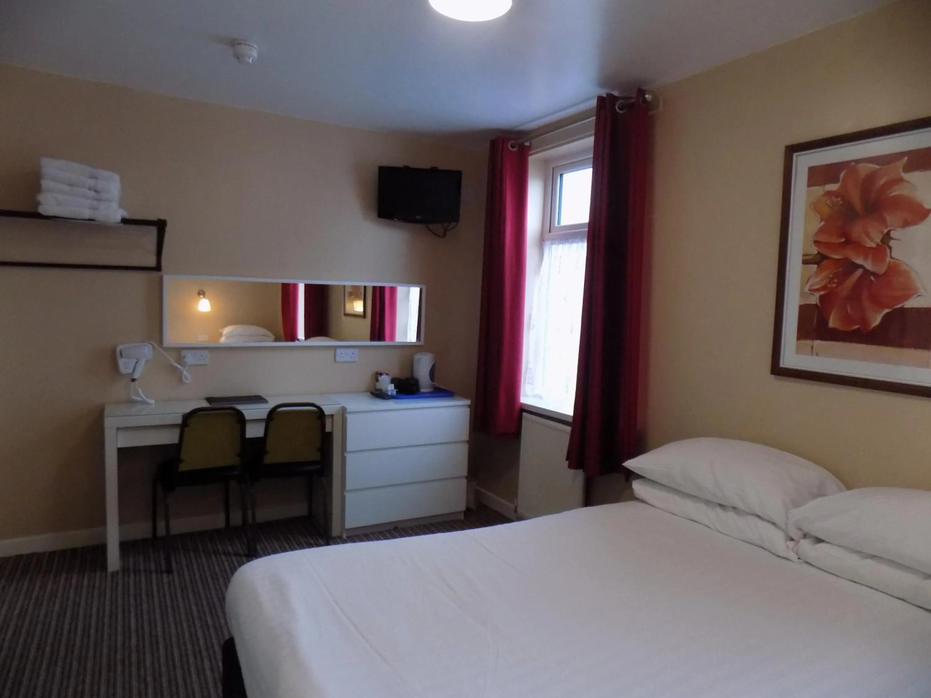 Bedroom, Bed in The Beechfield Hotel