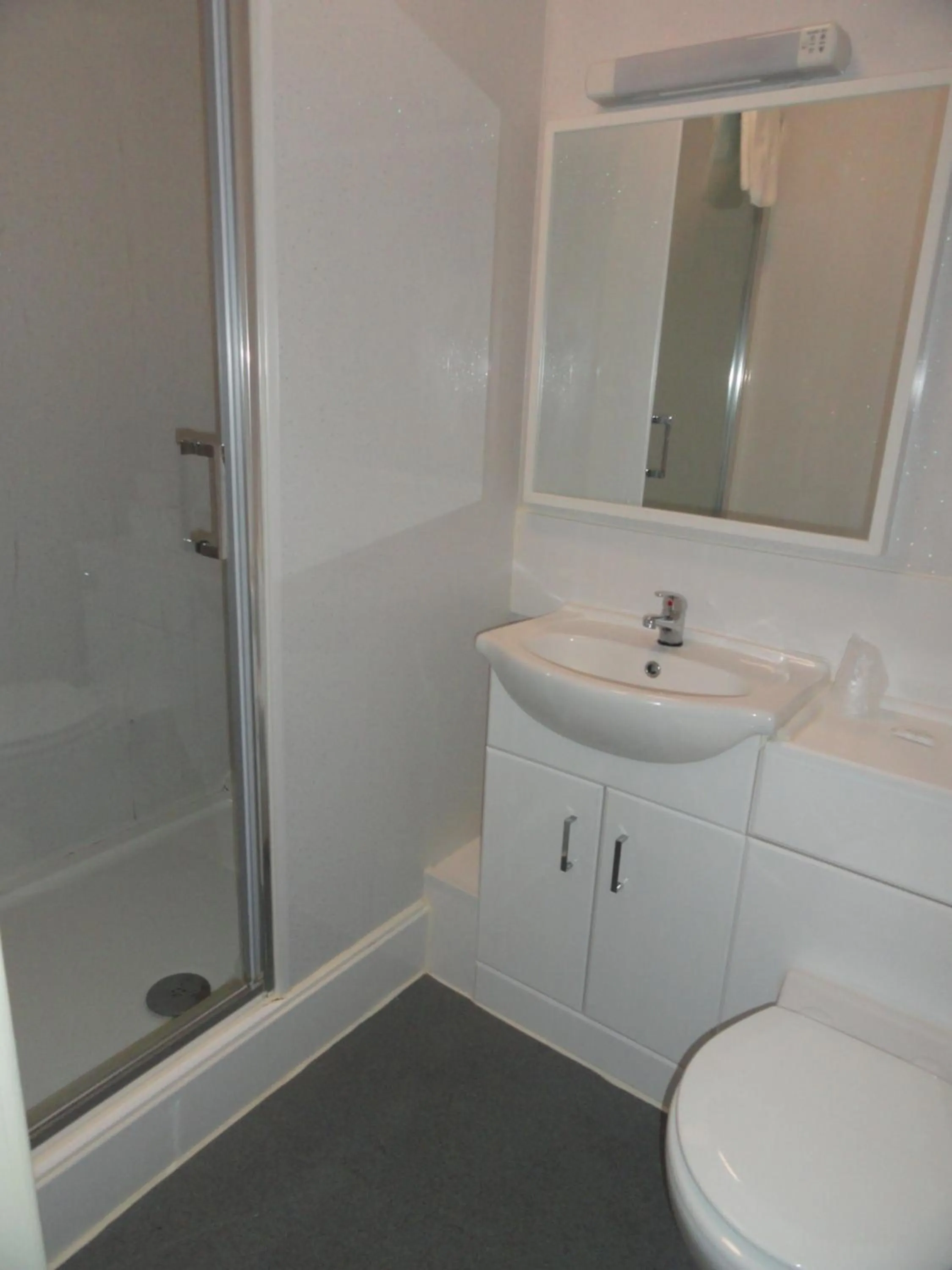 Bathroom in The Beechfield Hotel