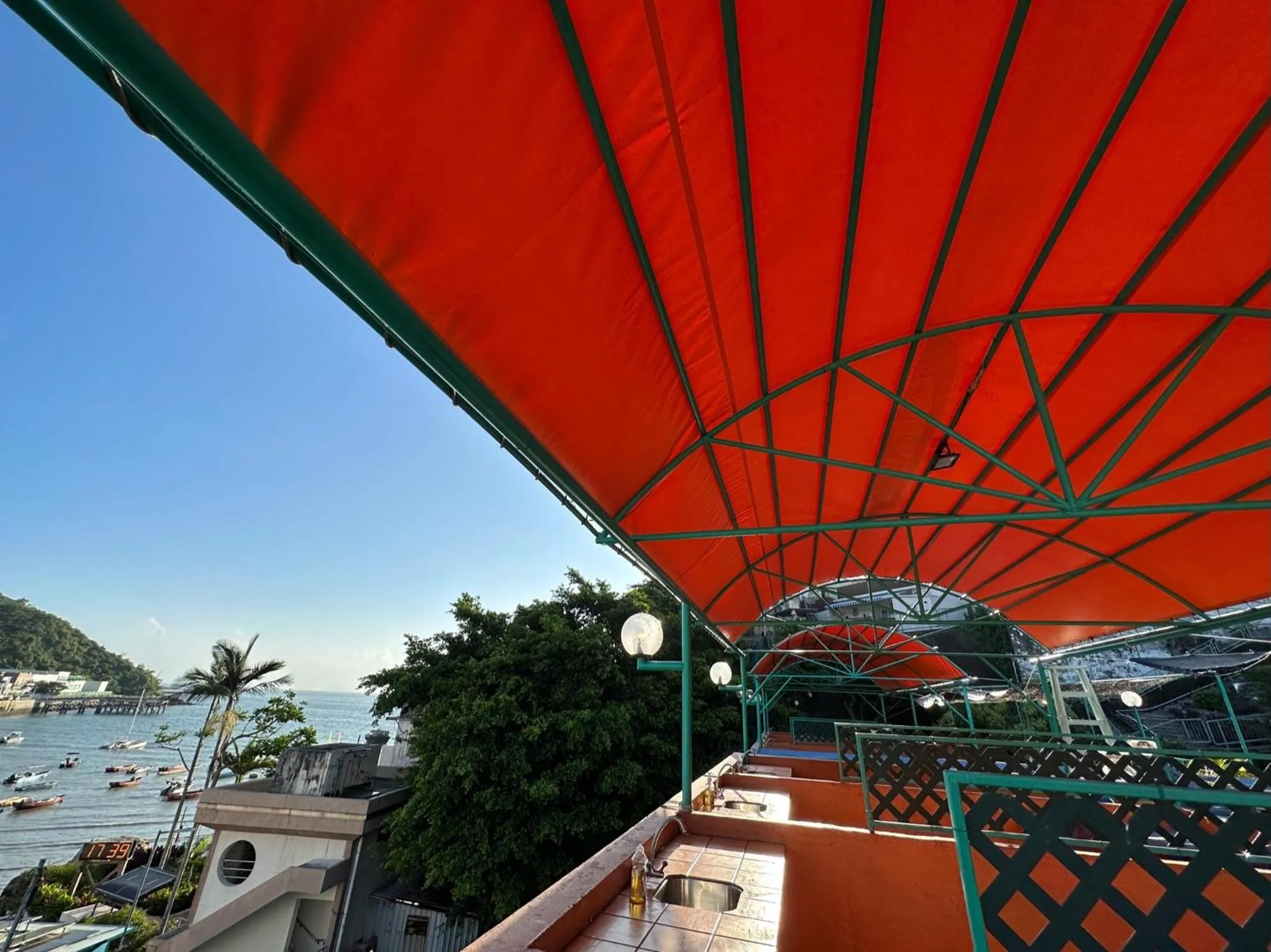 BBQ facilities in Bali Holiday Resort