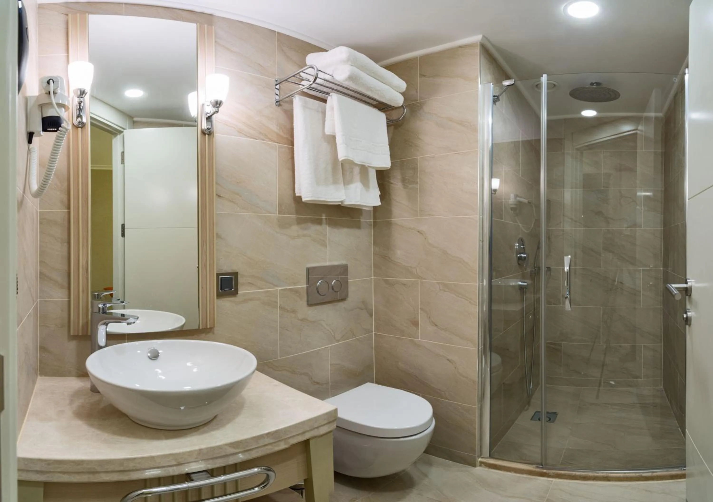 Bathroom in MARE PARK Hotel & SPA