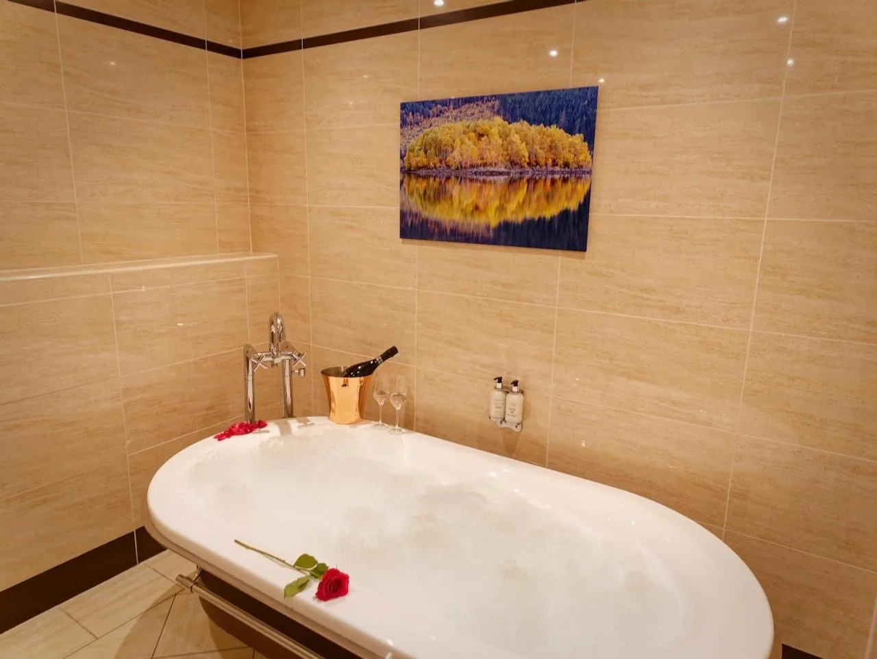 Bathroom in The Ship Inn - Winner Best Hotel Experience 2024 Visit Scotland