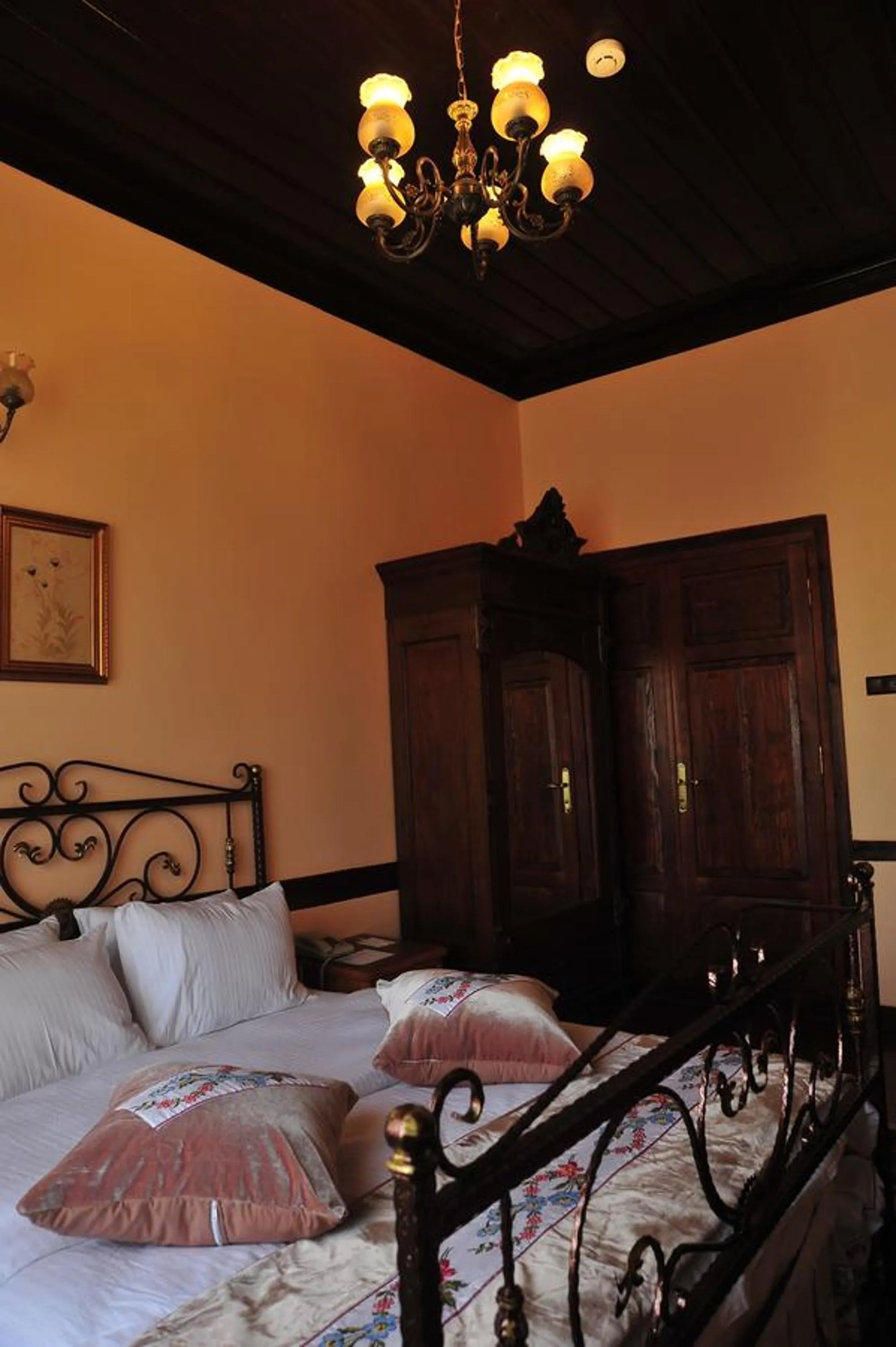 Decorative detail, Bed in Aksehir Butik Hotel