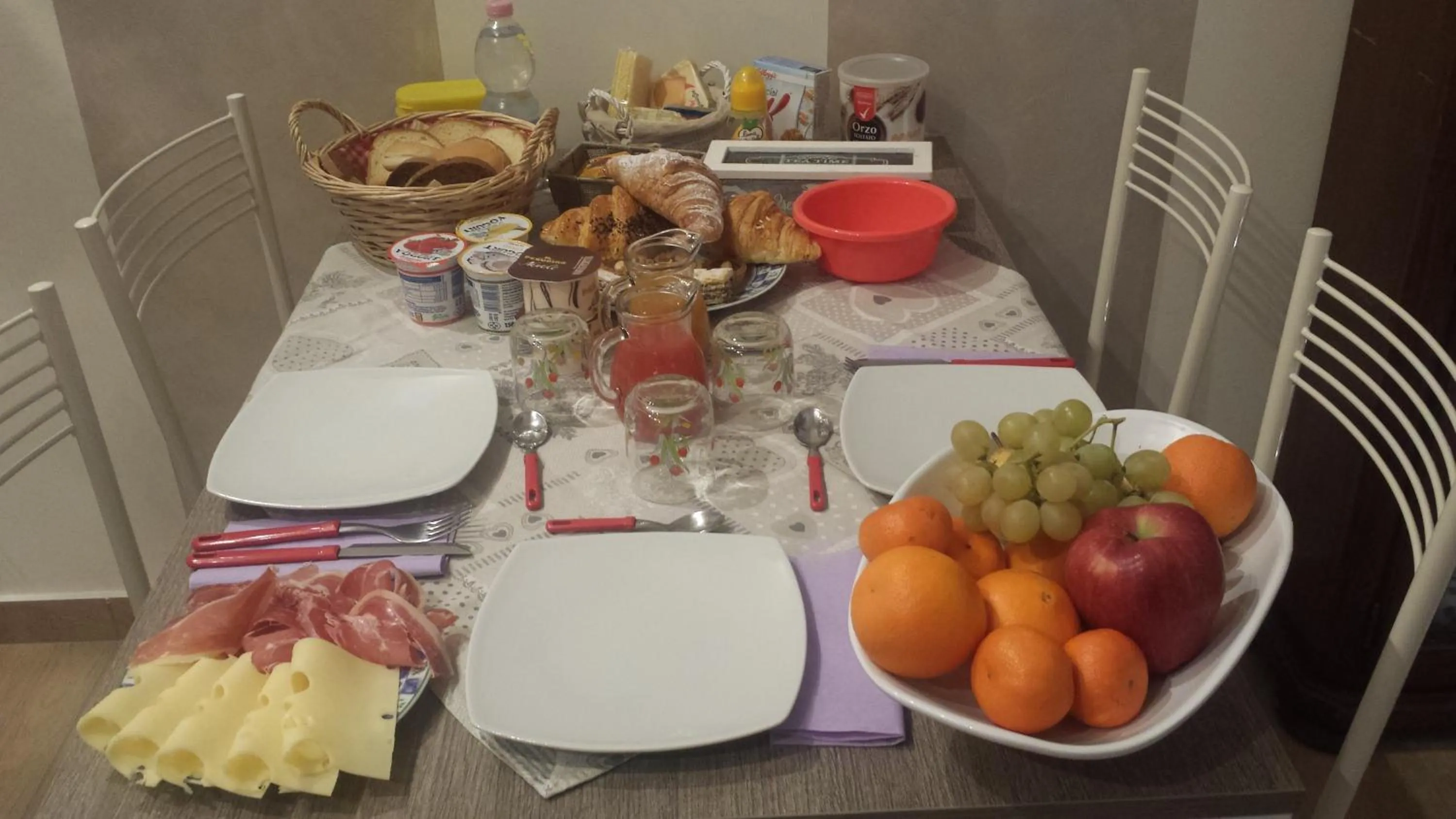 Food and drinks in La Gemma B&B