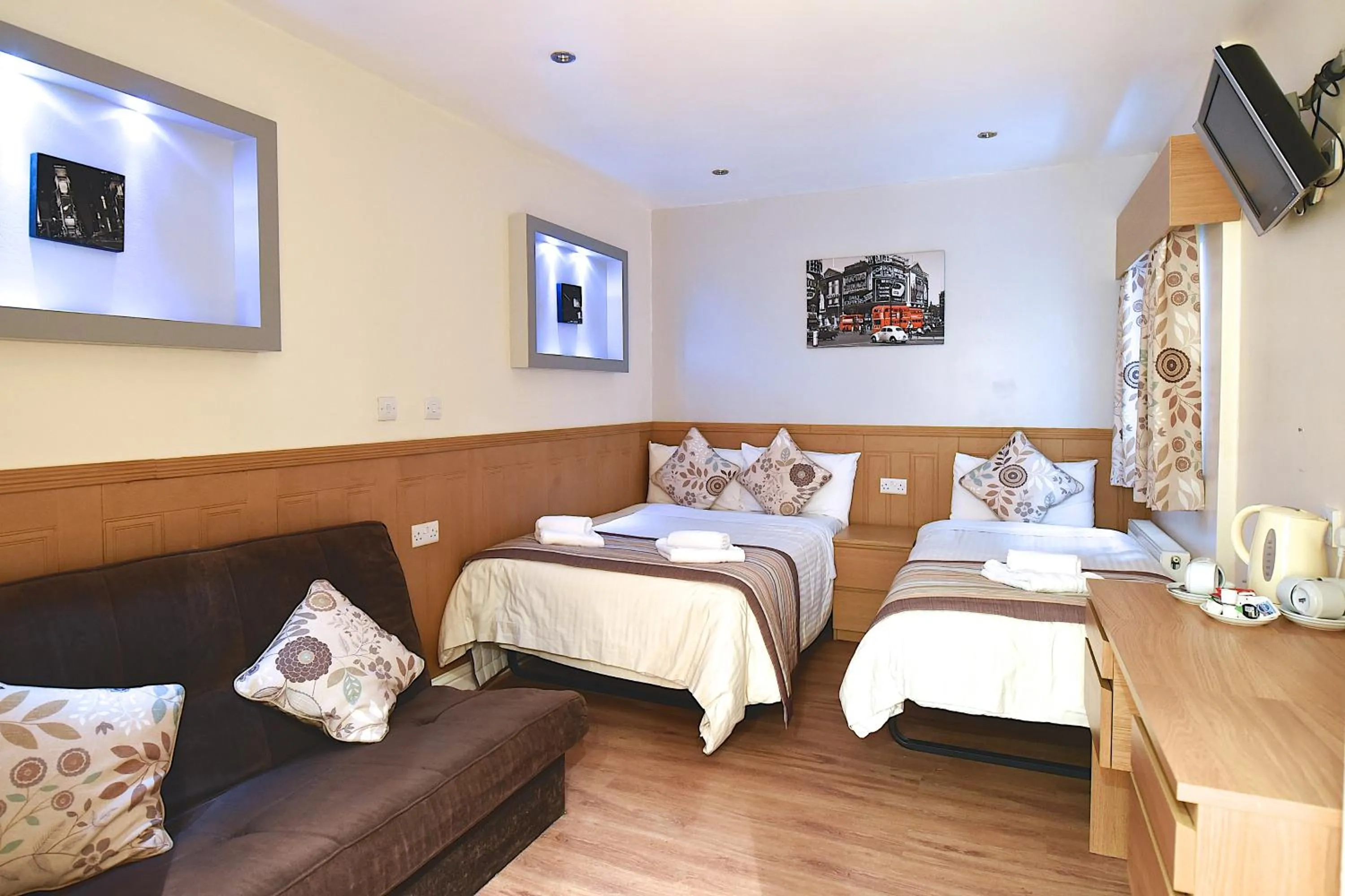 Bed in Linden House Hotel