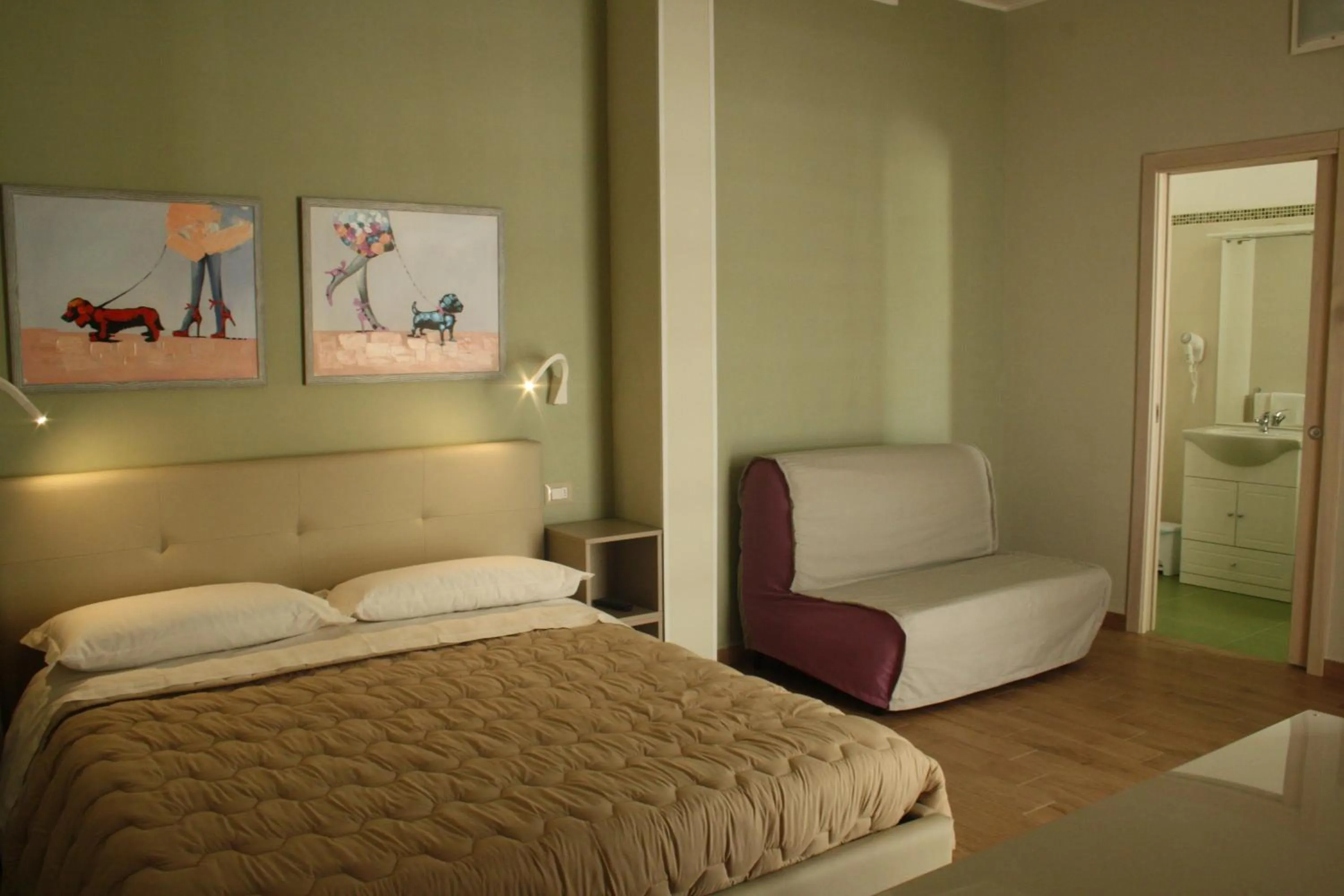 Bedroom in San Andreas Suites