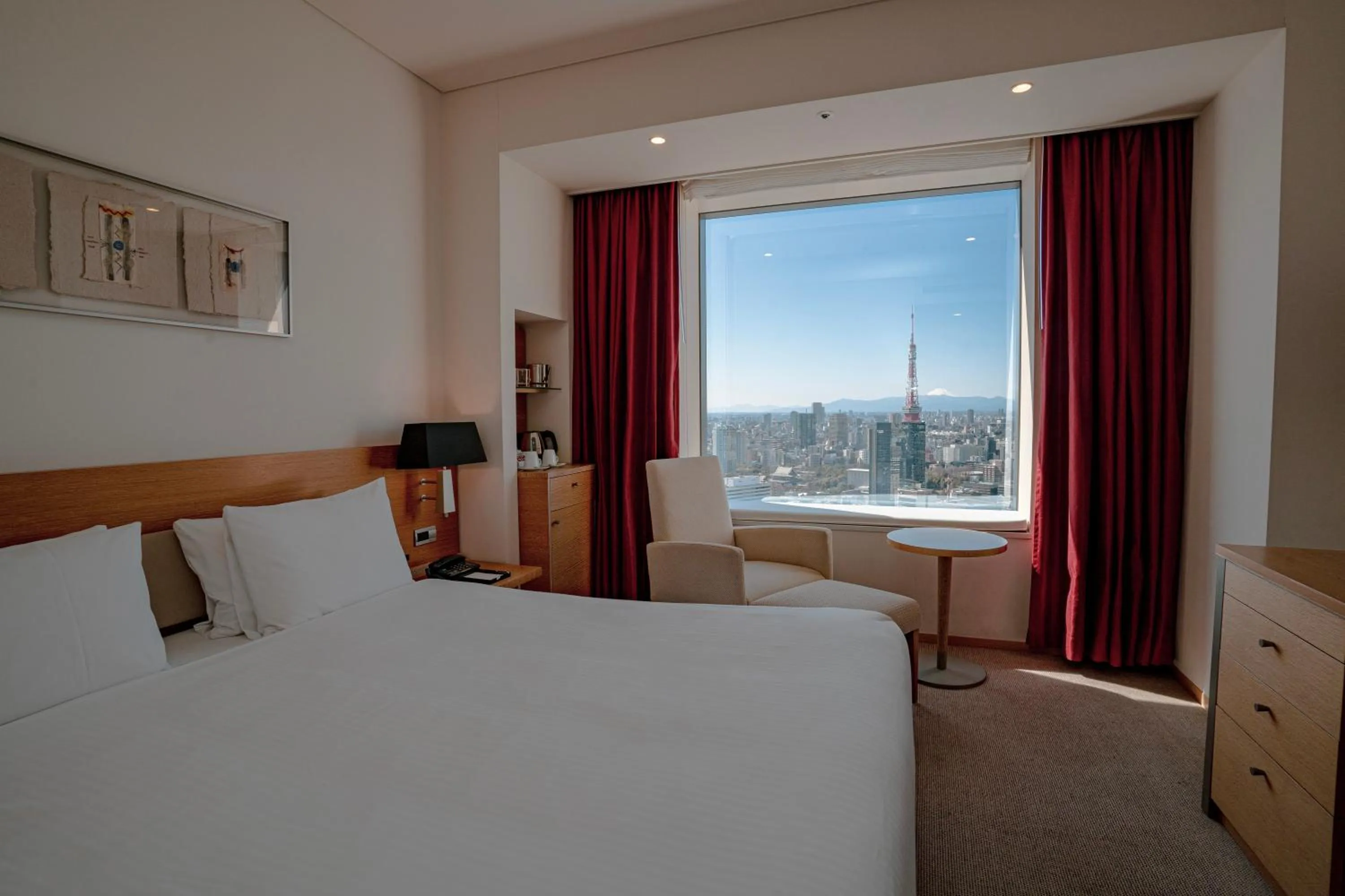 Photo of the whole room, Bed in Park Hotel Tokyo