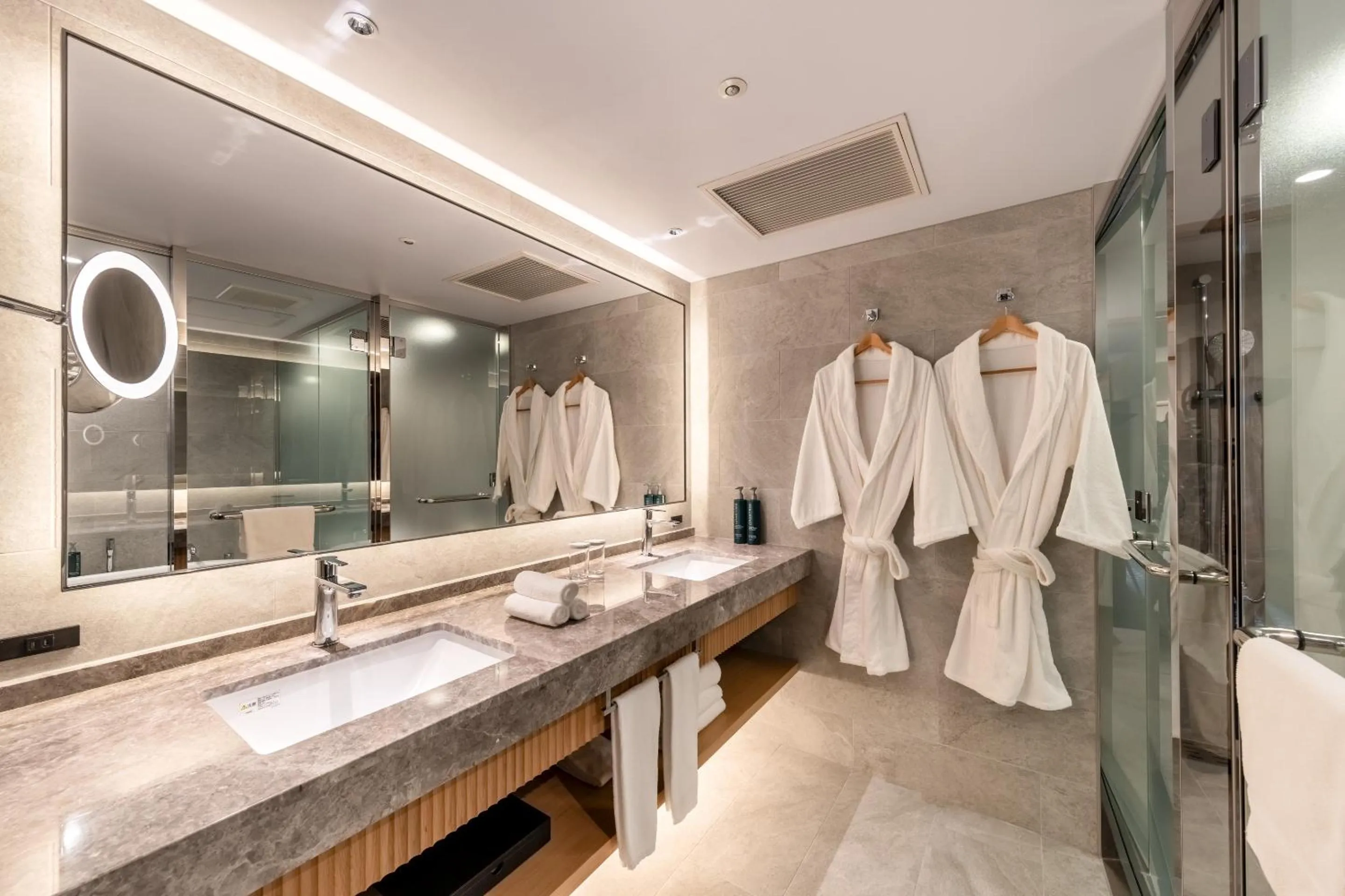 Shower in Hilton Tokyo Bay