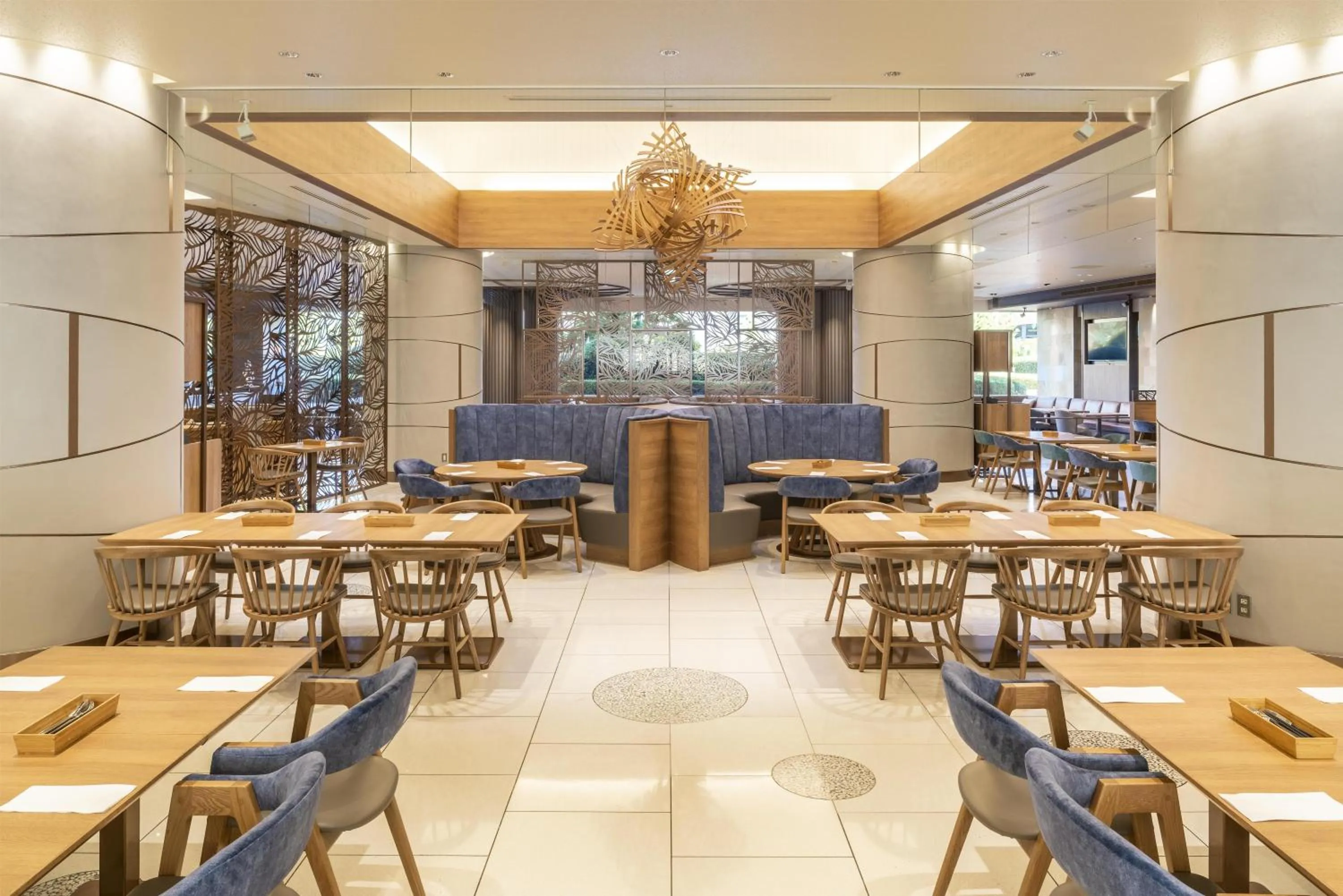 Restaurant/places to eat in Hilton Tokyo Bay